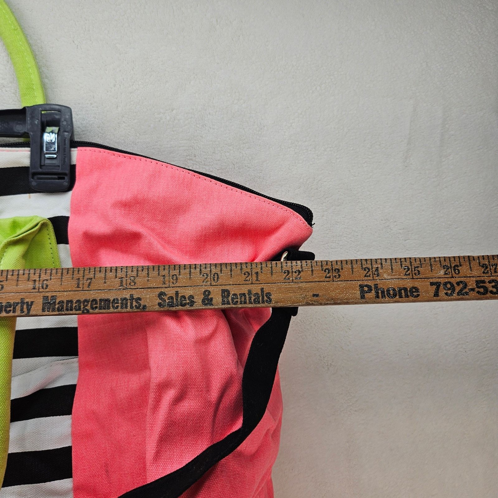 Victoria's Secret VICTORIAS SECRET WOMEN GETAWAY TOTE BAG LARGE TRAVEL DUFFLE Size ONE SIZE - 4 Thumbnail