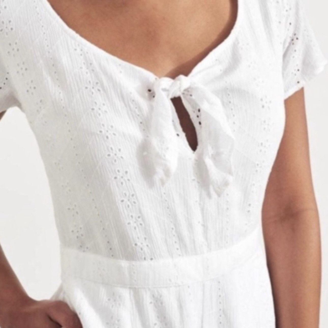 Hollister HOLLISTER White Eyelet Lace Short Sleeve Romper Shorts Size XS / US 0-2 / IT 36-38 - 4 Thumbnail