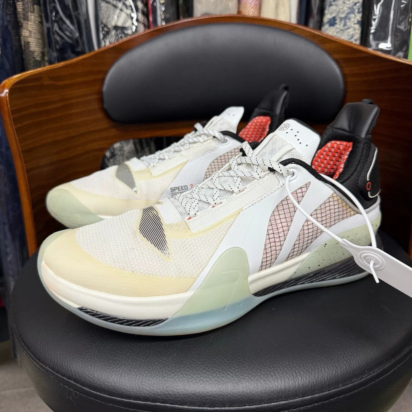 Li-Ning Li-Ning White Lowtop Sneakers 43 Men Size US 10 / EU 43 - 1 Thumbnail