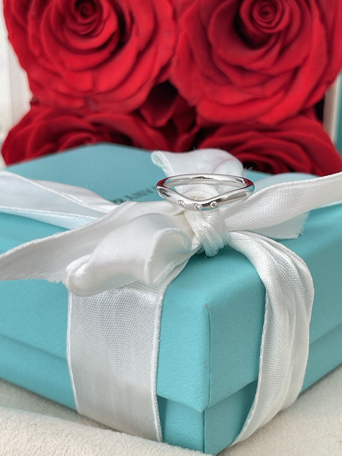 Tiffany & Co. Tiffany & Co. Elsa Peretti Curved Band WG 3 Dia 4.5 $1500 Size ONE SIZE - 10 Thumbnail