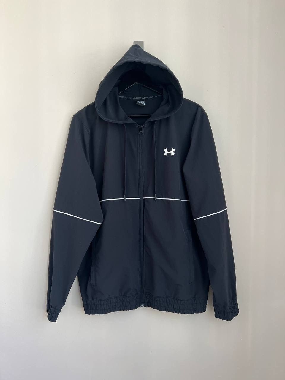 Under Armour Under Armour men's black tracksuit size M Size US M / EU 48-50 / 2 - 12 Thumbnail