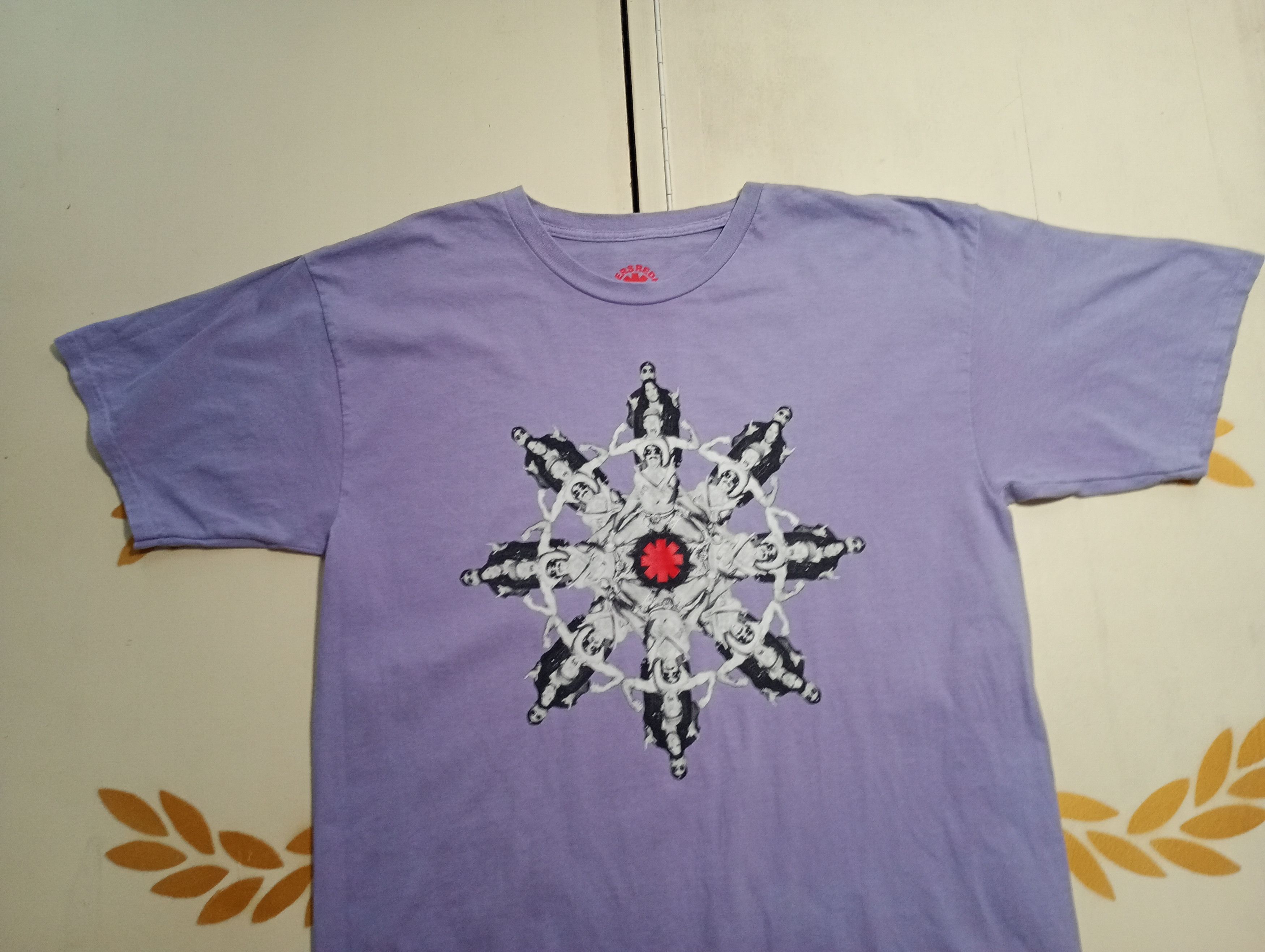 Band Tees RHCP Unlimited Love World Tour 2022-2023 T-Shirt Size US L / EU 52-54 / 3 - 5 Thumbnail