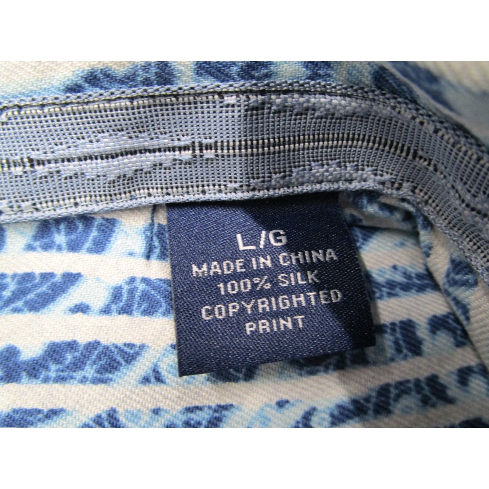 Tommy Bahama Tommy Bahama Shirt Mens Large Blue Button Up Silk Hawaiian Geometric Pattern Pocket 100% Silk Size US L / EU 52-54 / 3 - 4 Thumbnail