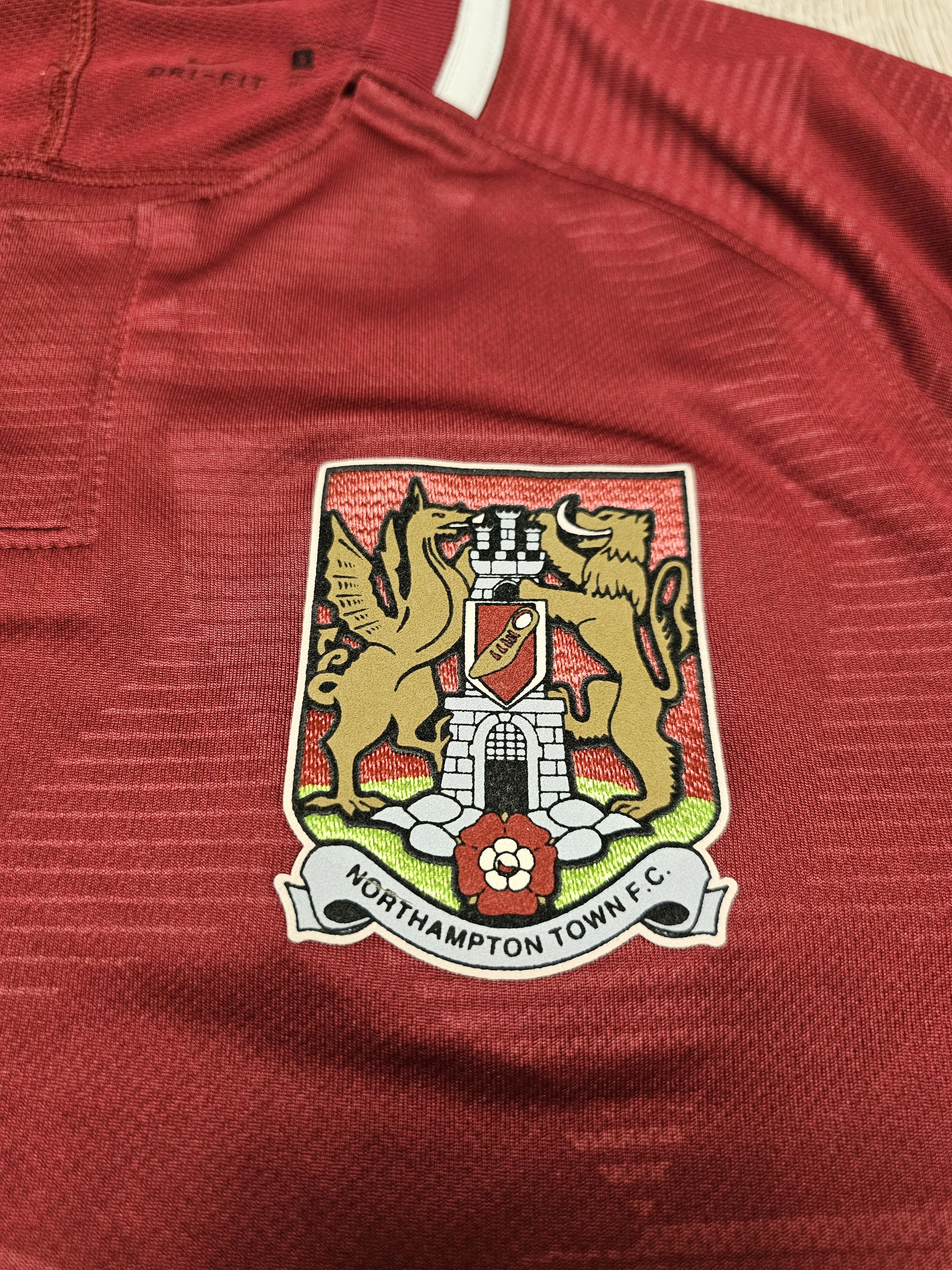 Nike NORTHAMPTON TOWN 2018 2019 HOME FOOTBALL SOCCER JERSEY Size US S / EU 44-46 / 1 - 4 Thumbnail