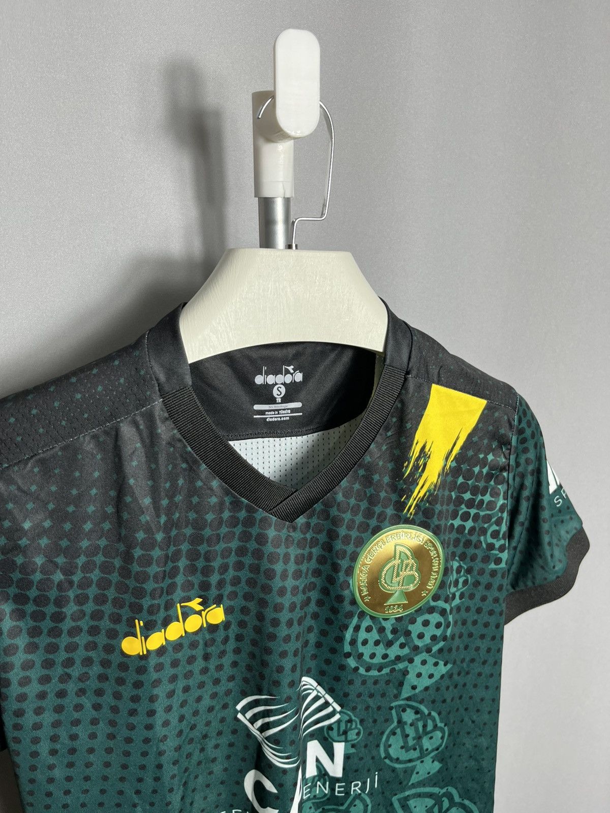Diadora DARICA GENCLERBIRLIGI 2021-22 HOME TURKEY BLACK GREEN SOCCER Size US S / EU 44-46 / 1 - 2 Thumbnail