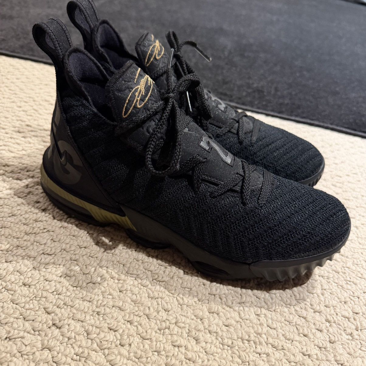 Nike Nike LeBron 16 I’m king black and gold size 7Y/W 8.5 Size US 7 / EU 40 - 6 Thumbnail