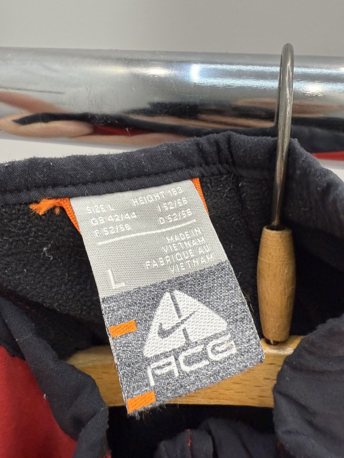Nike ACG Nike ACG Red Technical Track Light Softshell Jacket Size US L / EU 52-54 / 3 - 3 Thumbnail