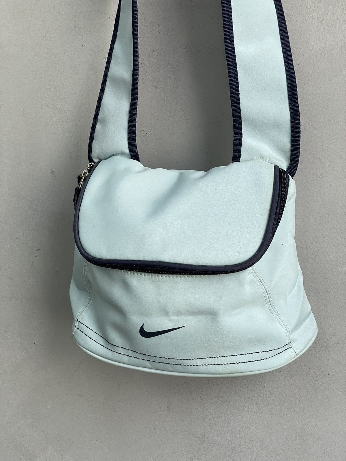 Nike drill swoosh messenger bag y2k retro style archive NIKE