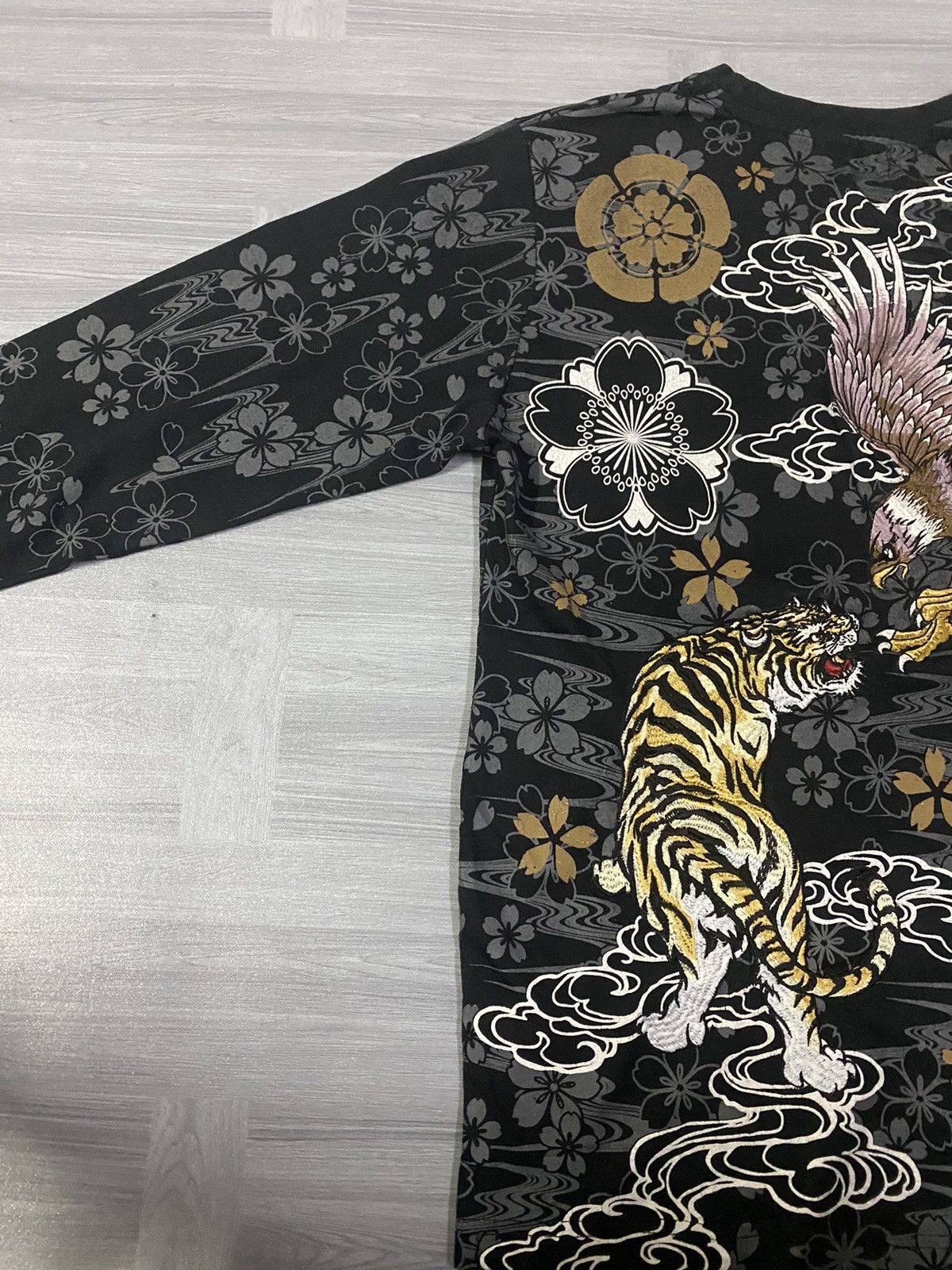 Japanese Brand Fugutaiten Embroidery Tiger Vs Eagles Symbol of Yakuza Gang Size US M / EU 48-50 / 2 - 7 Thumbnail