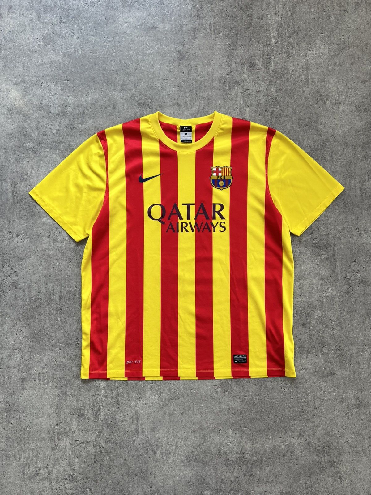 Nike 2013/2014 Nike FC Barcelona Vintage Soccer Jersey T-Shirt Size US XL / EU 56 / 4 - 2 Thumbnail