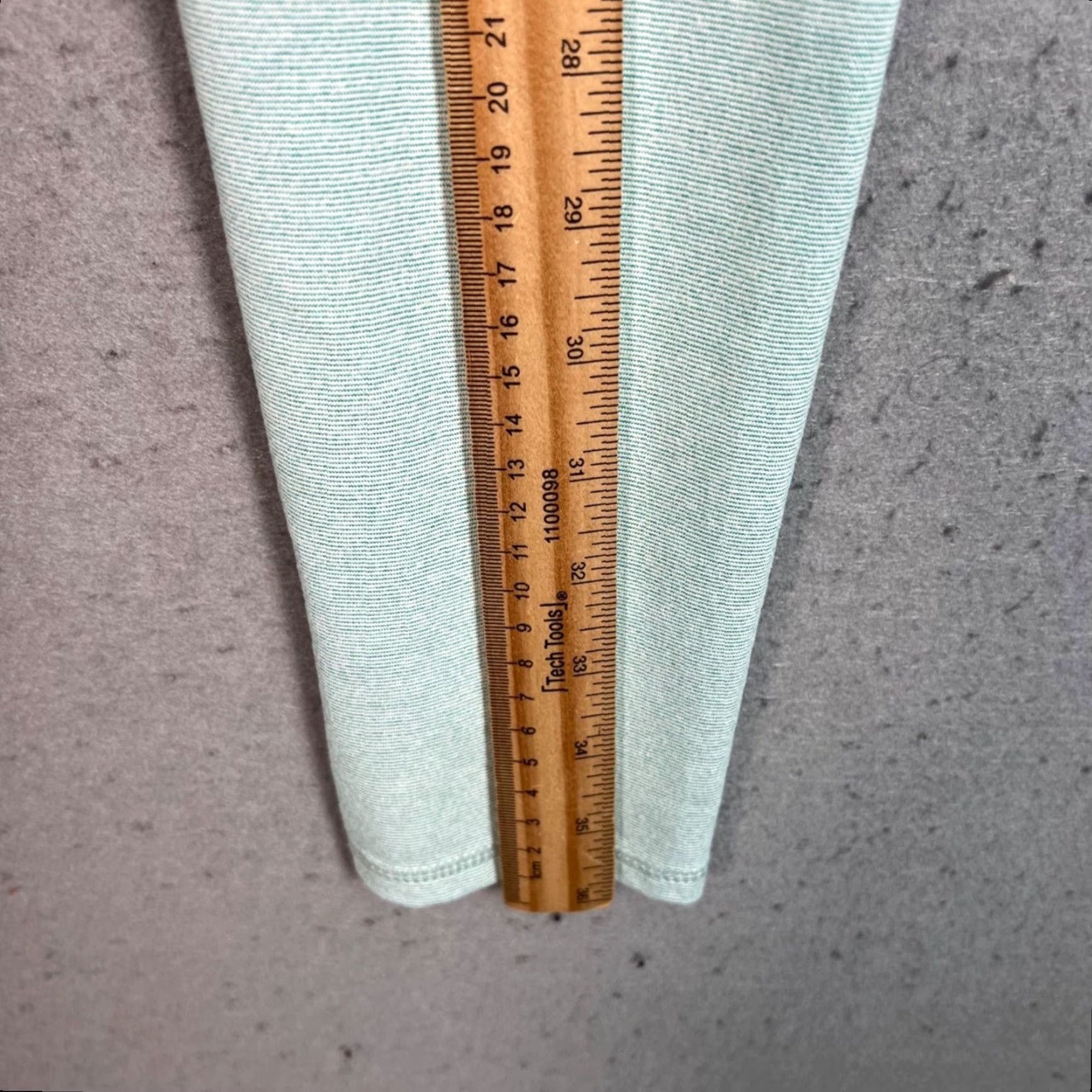 Fabletics VINTAGE Fabletics Leggings High-Waisted Size XS Mint Green Athletic Gym Yoga Womens Size 26" / US 2 / IT 38 - 6 Thumbnail