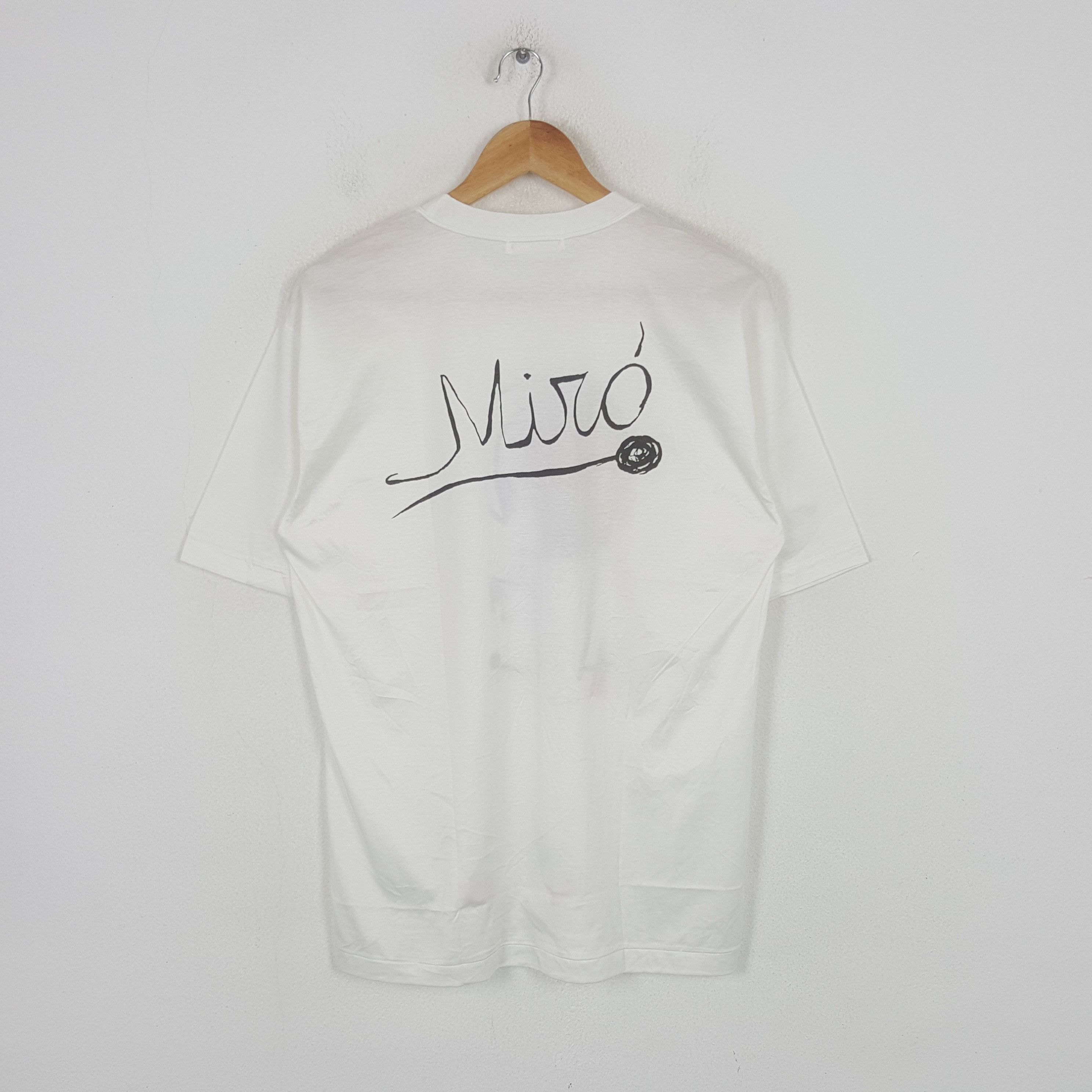 Vintage Vintage Fundacio Pilar Joan Miro A Mallorca Tshirt C301N29 Size US M / EU 48-50 / 2 - 3 Thumbnail