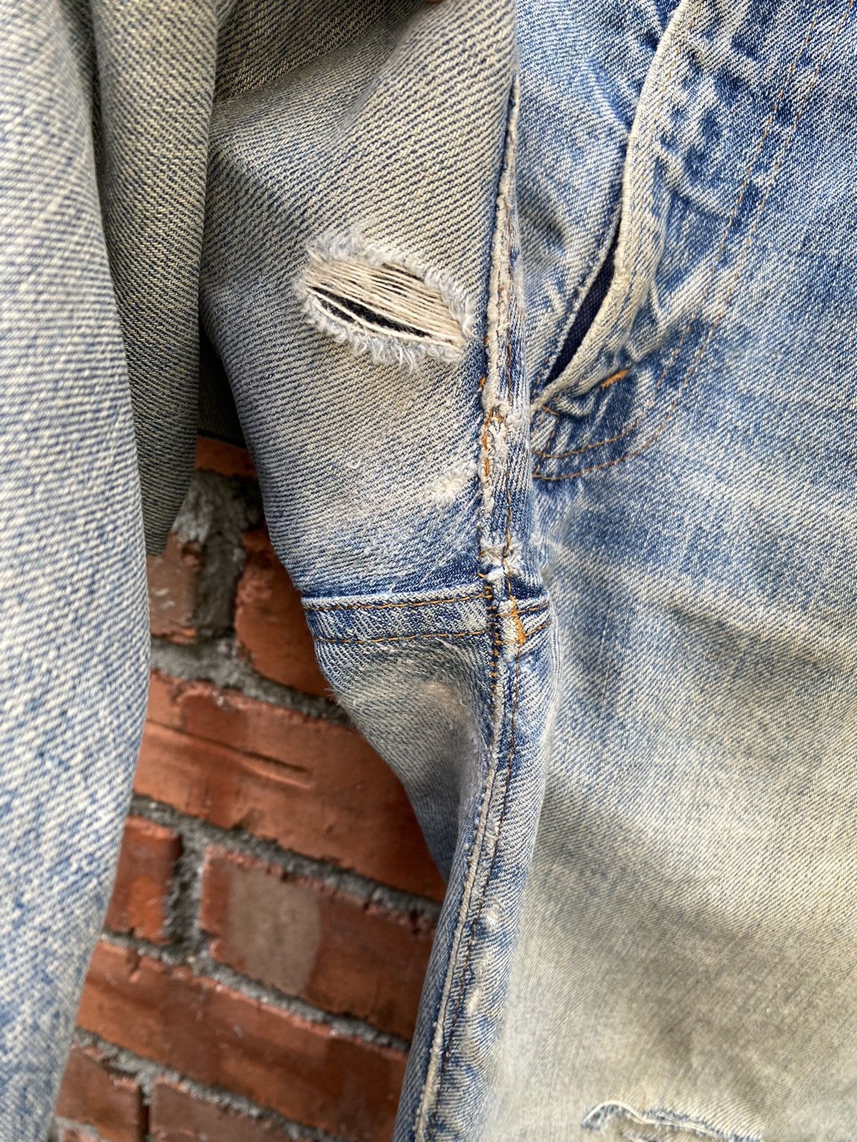Levi's × Levi's Vintage Clothing × Vintage size 31x32 vintage levi's 505 distressed 80s made in USA Size US 31 - 7 Thumbnail