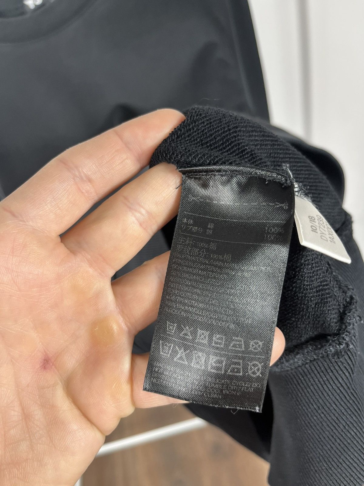 Yohji Yamamoto Y-3 Yohji Yamamoto Sweatshirt Slightly Faded Size M Size US M / EU 48-50 / 2 - 9 Thumbnail