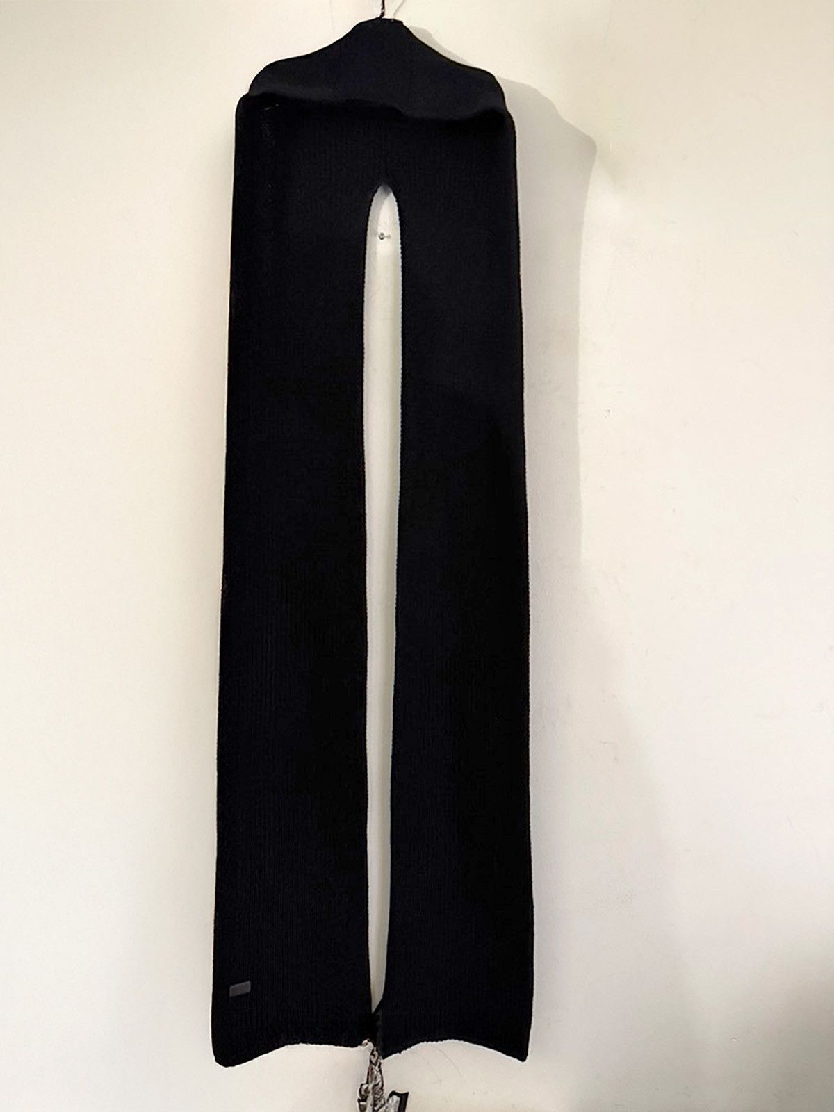 Yves Saint Laurent Hood Scarf in Black 100% Cashmere Size ONE SIZE - 2 Thumbnail