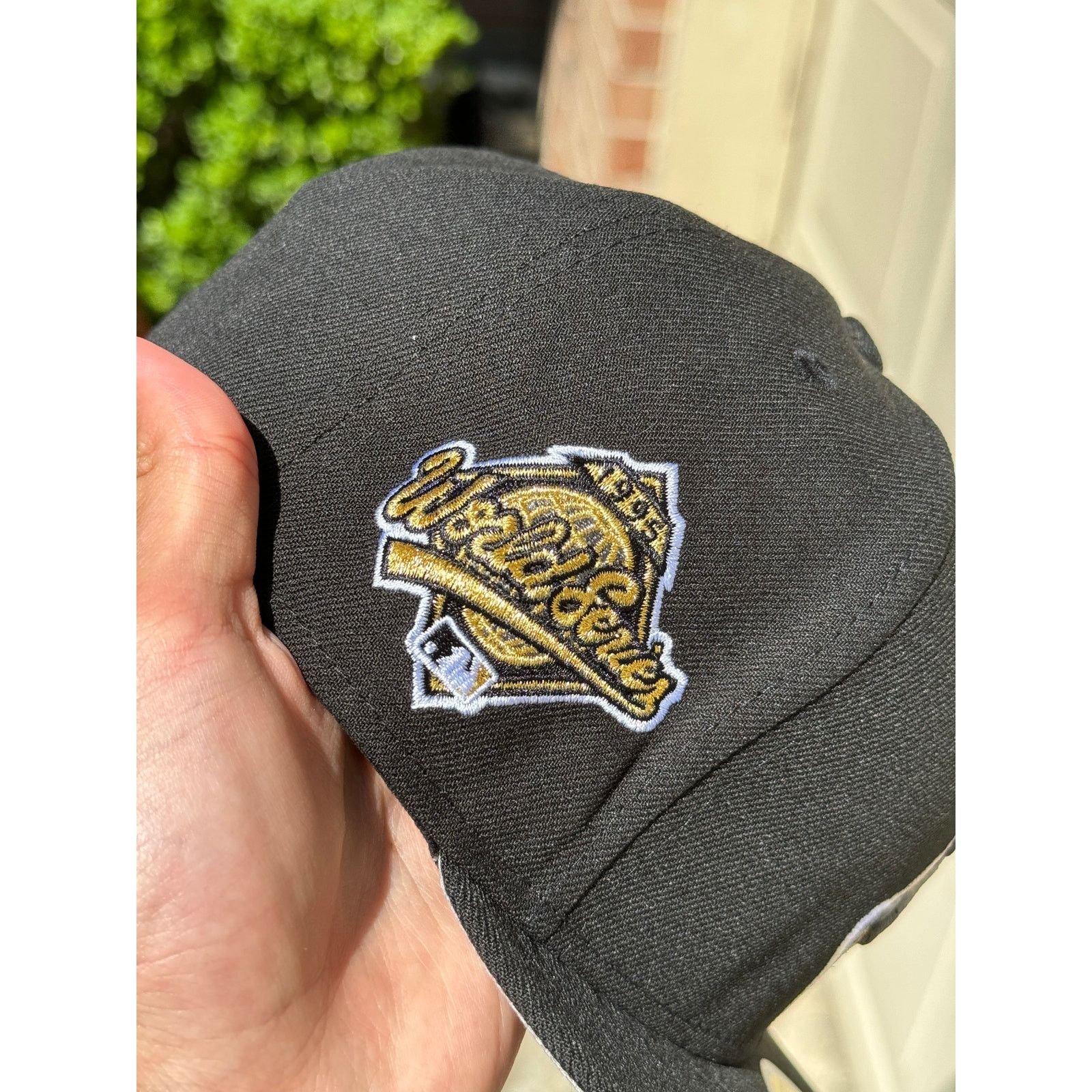 New Era SZ 73/8 BLACK GOLD CLEVELAND INDIANS CHIEF WAHOO New