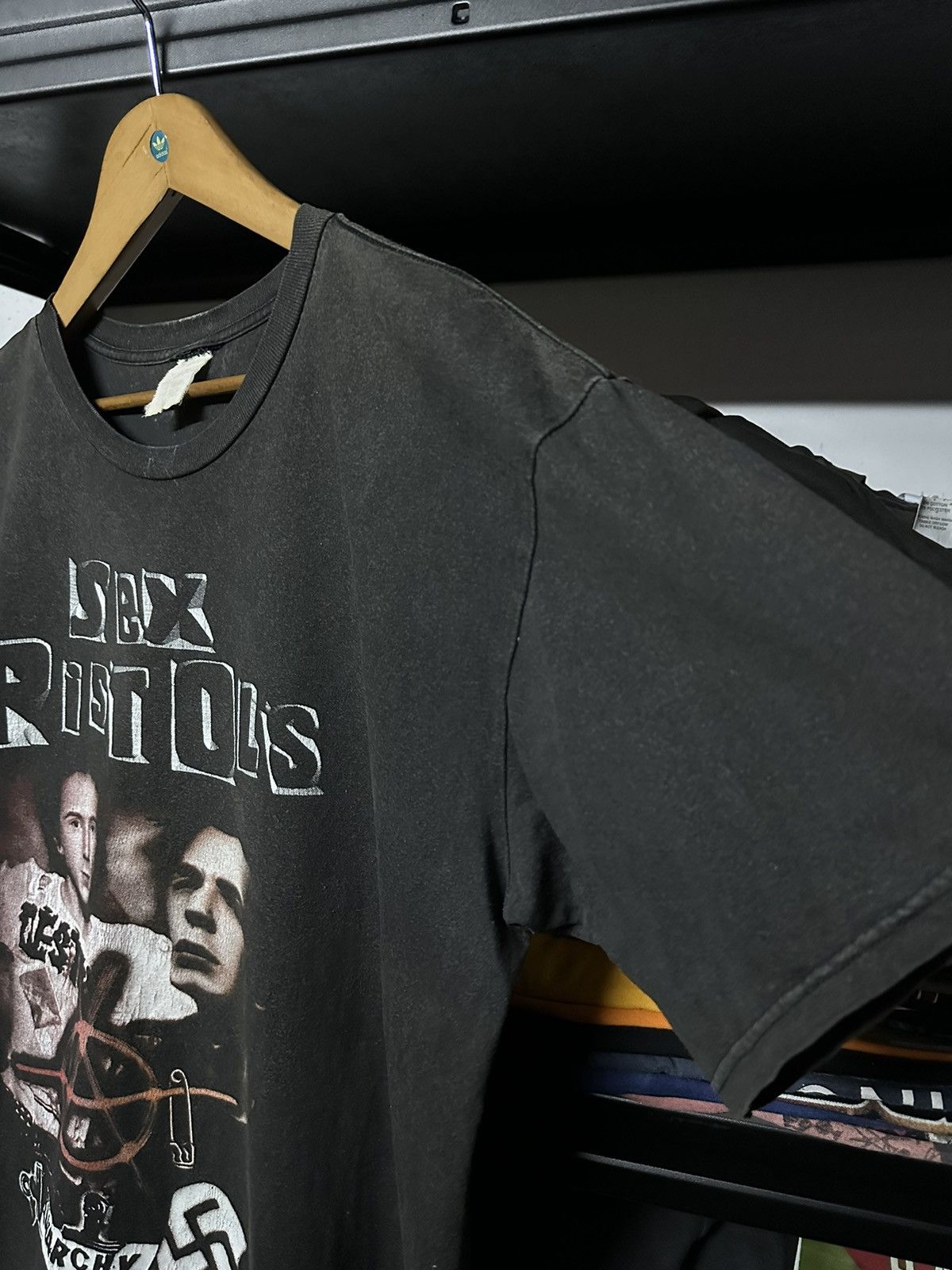 Band Tees Vintage Sex Pistols Punk Not Dead Sun Faded Tee Size US XL / EU 56 / 4 - 8 Thumbnail