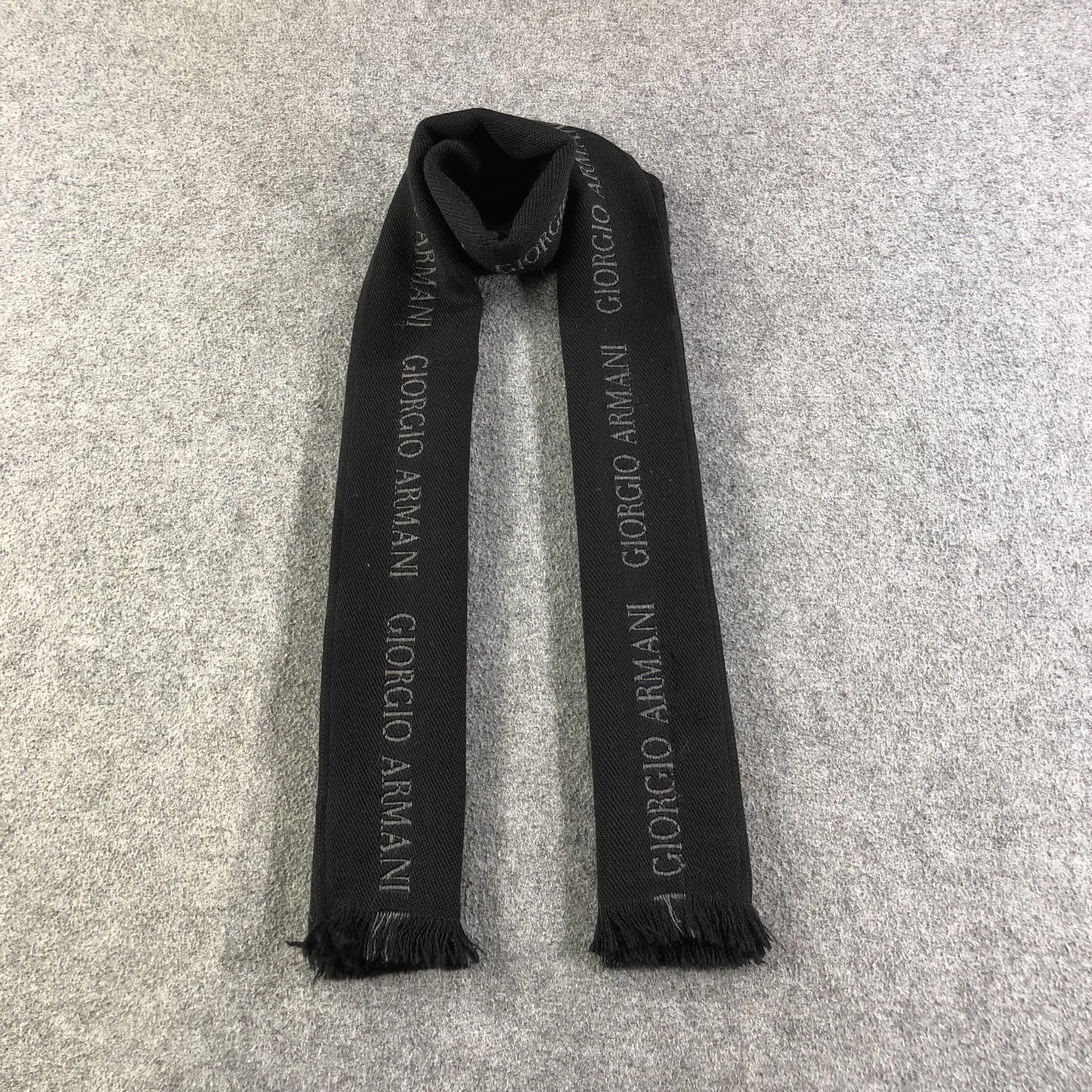 Giorgio Armani Giorgio Armani Black Wool Scarf Muffler V1190 Size ONE SIZE - 1 Thumbnail
