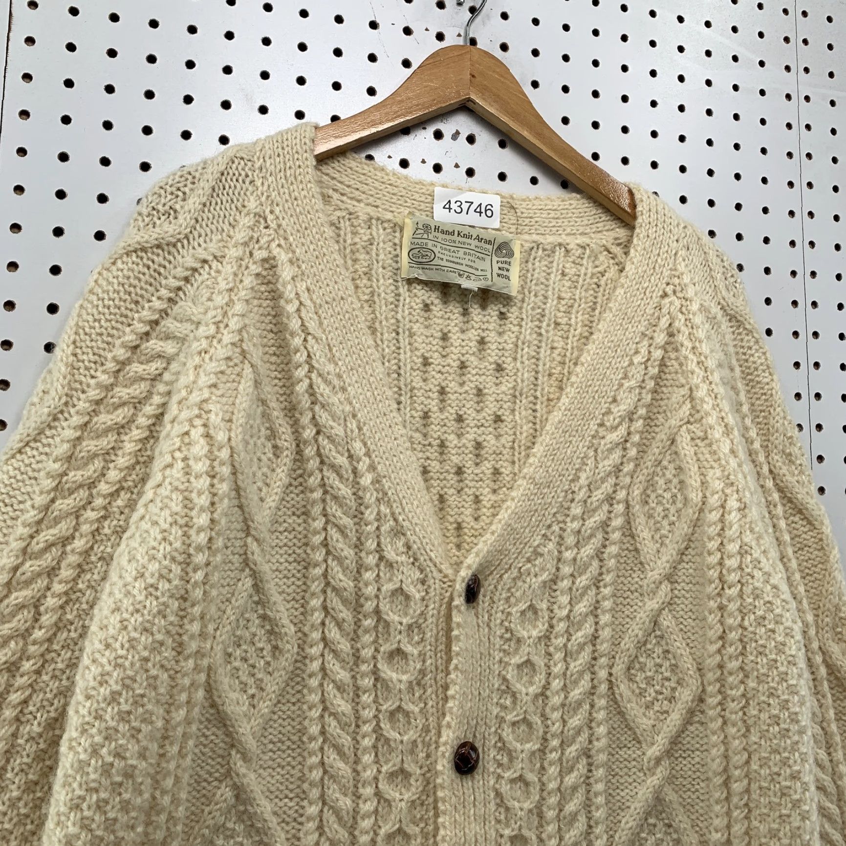 Vintage VINTAGE Aran Cardigan Knit Wool Cream M Mens Size M 40 Beige Cable Knit Fisherman V-Neck Winter Casual Mens Size US M / EU 48-50 / 2 - 7 Thumbnail