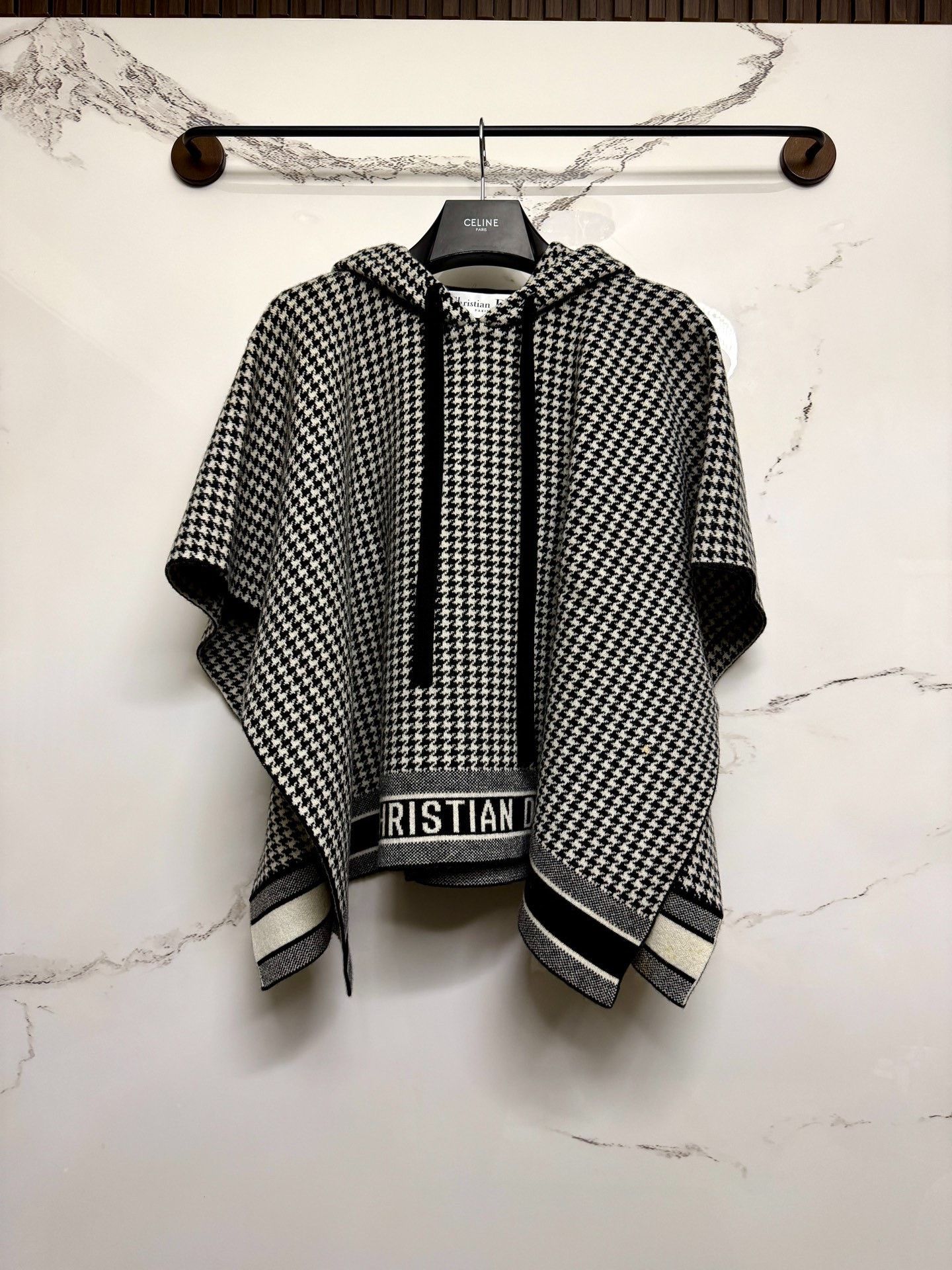 Dior dior houndstooth hooded poncho Size XS / US 0-2 / IT 36-38 - 1 Thumbnail