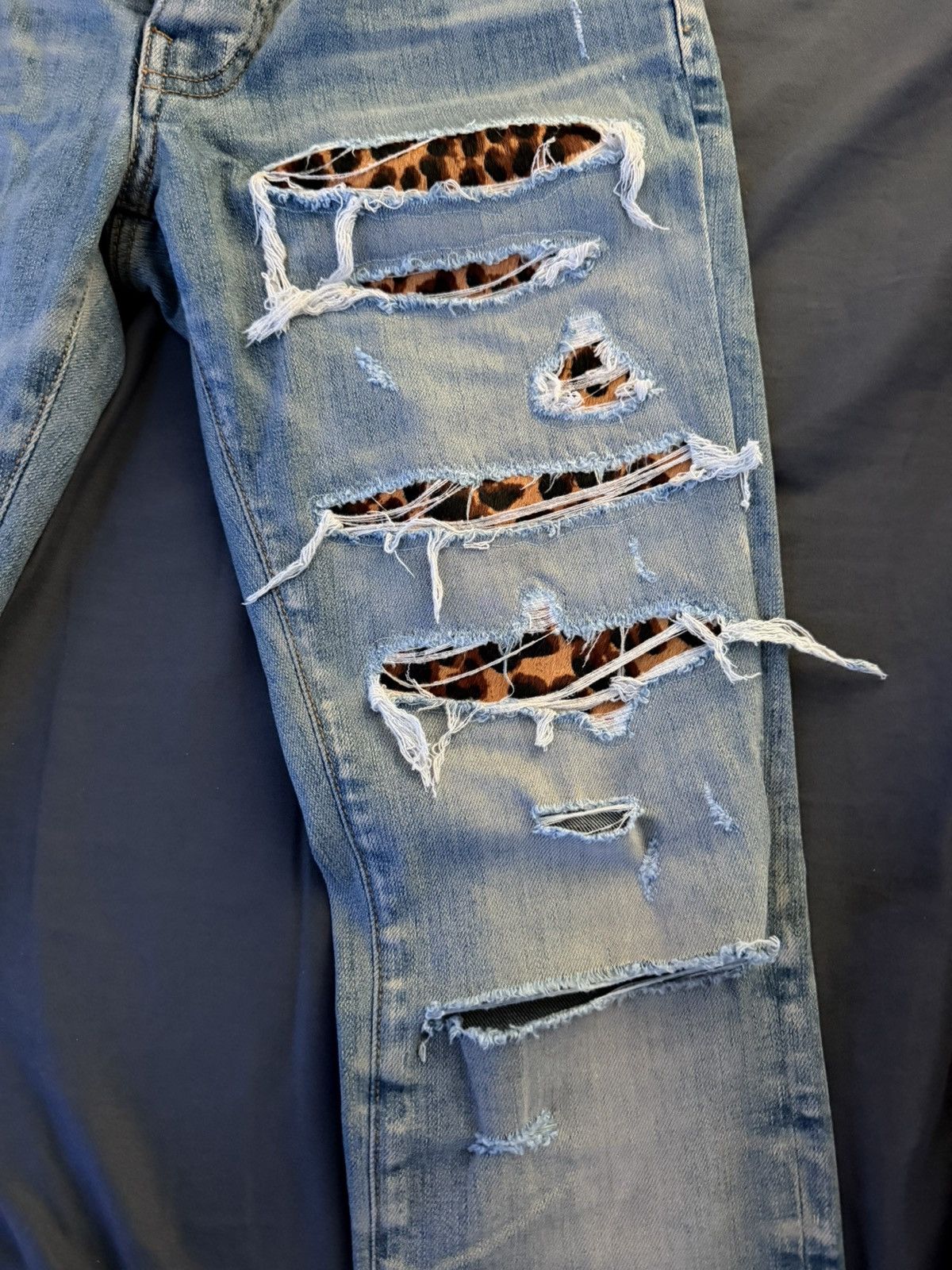 Amiri Light Blue Amiri Denim Cheetah Print Patches Size US 29 - 3 Thumbnail