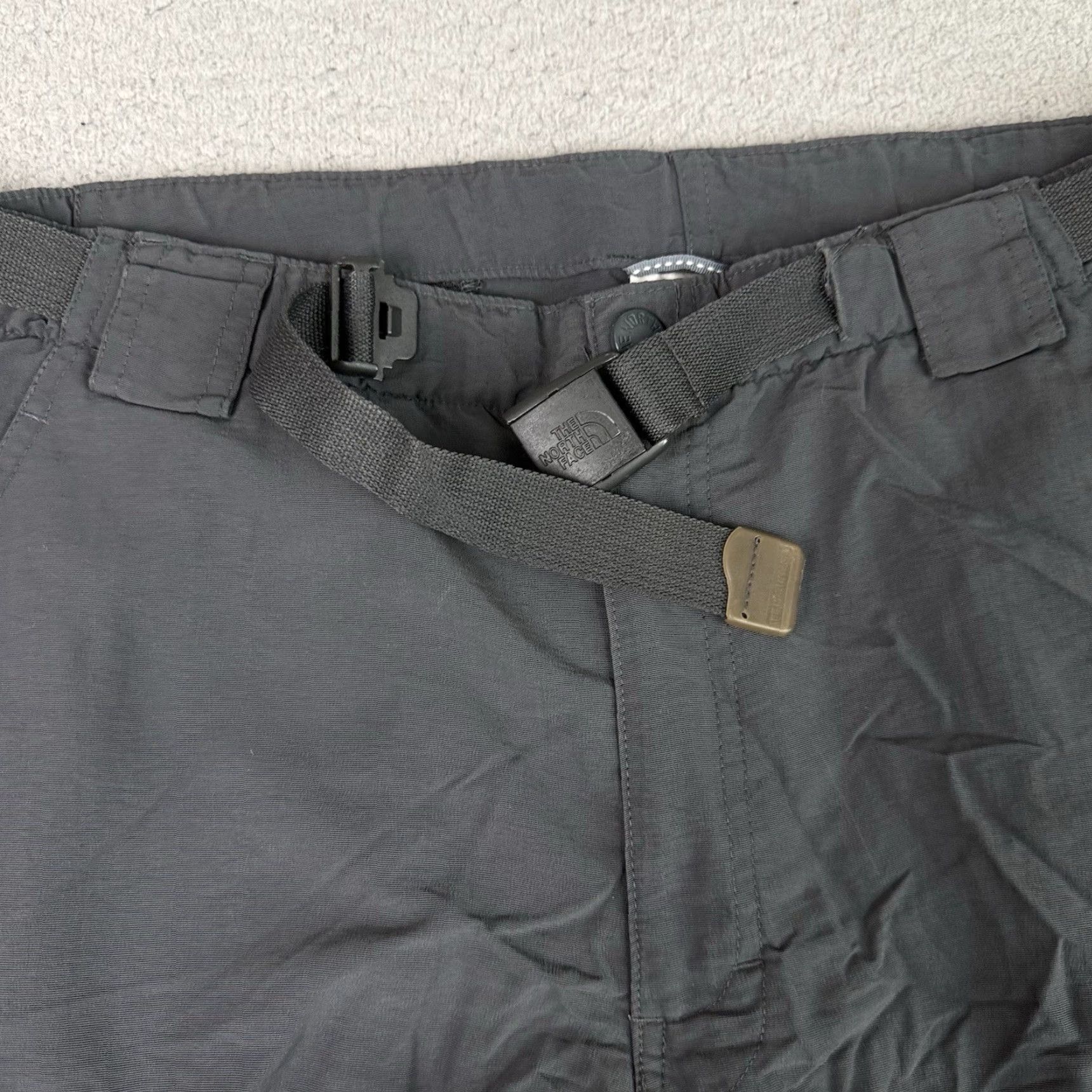 The North Face The North Face Cargo Shorts Mens M Gray Belted 9" Pockets Outdoor Hiking Casual Shirt? Size US 31 - 2 Thumbnail