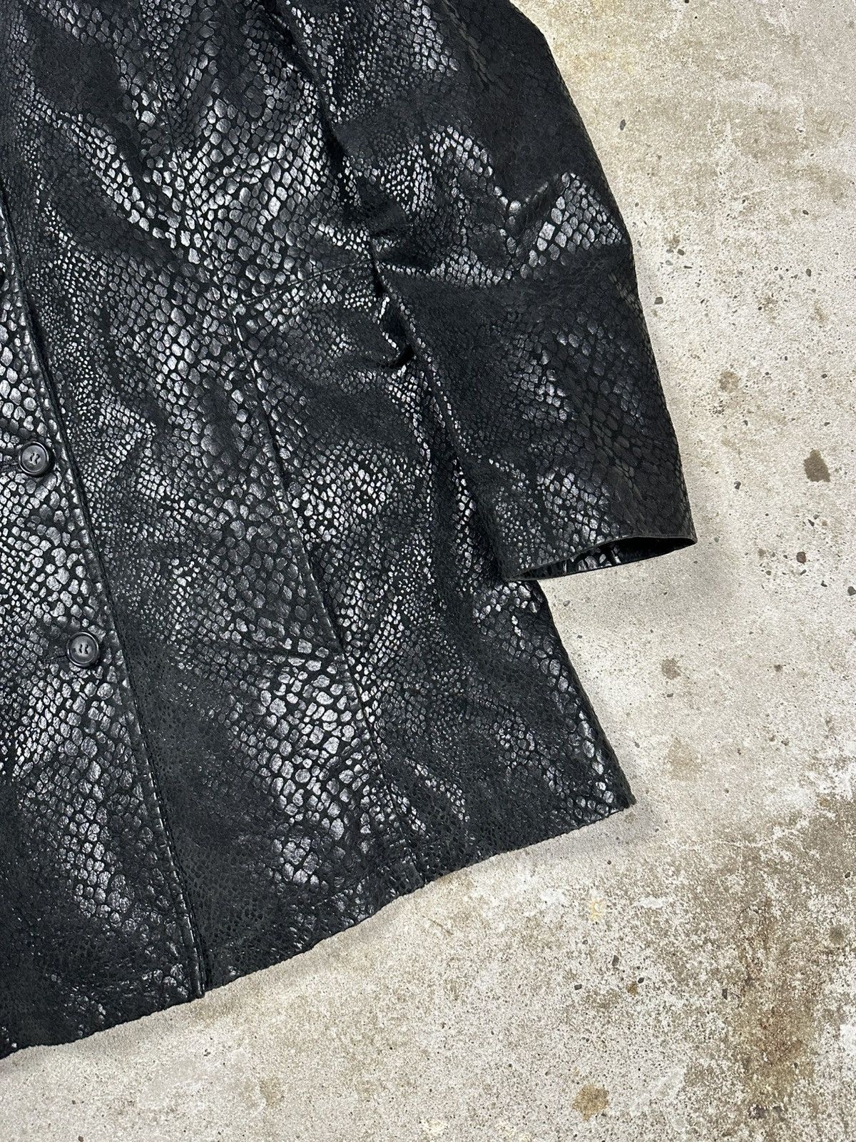 Japanese Brand Vintage Y2K Black Genuine Leather Crocodile Snakeskin Coat Size XL / US 12-14 / IT 48-50 - 4 Thumbnail