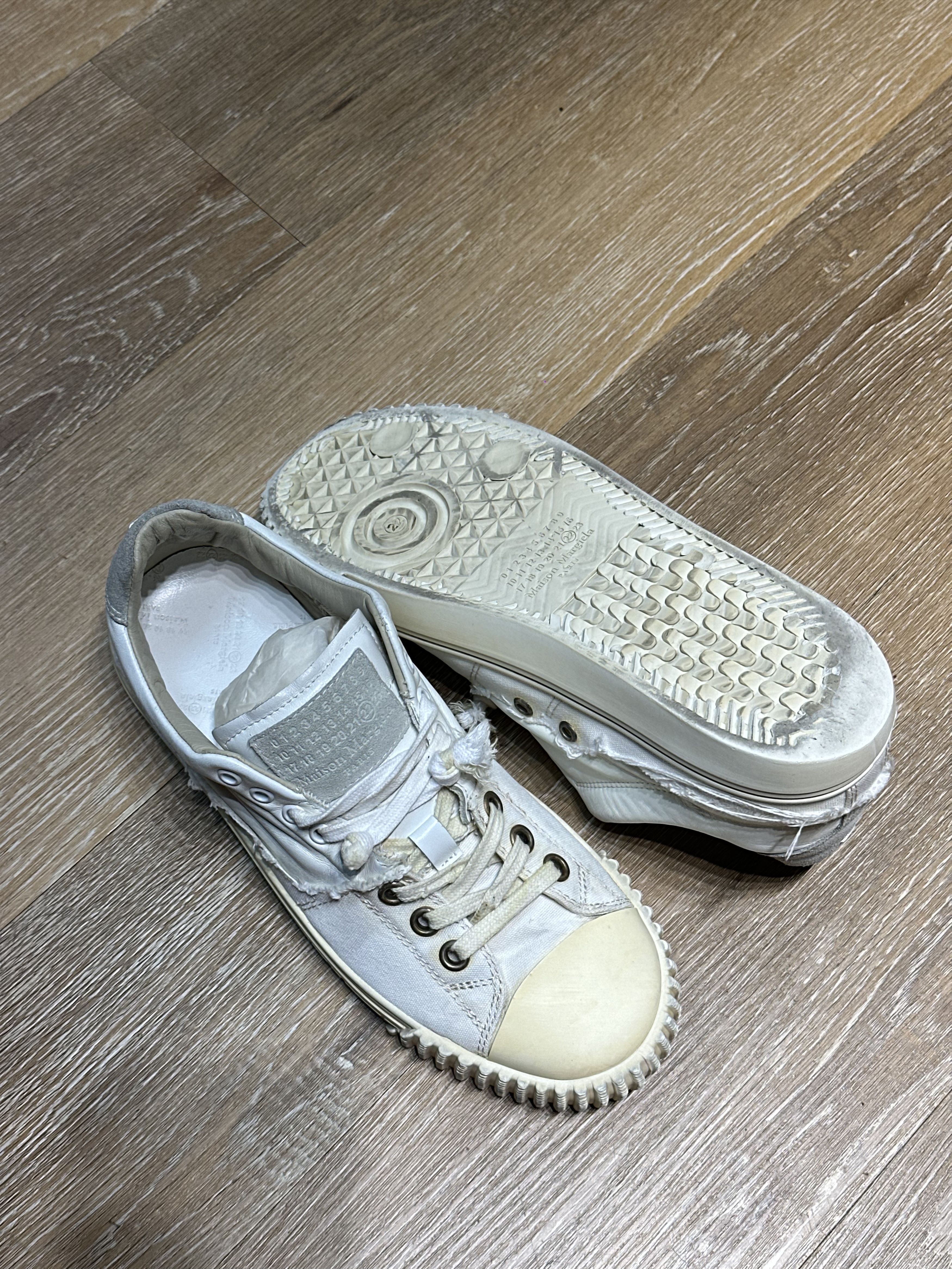 Maison Margiela Maison Margiela Evolution White Size US 8 / EU 41 - 10 Thumbnail
