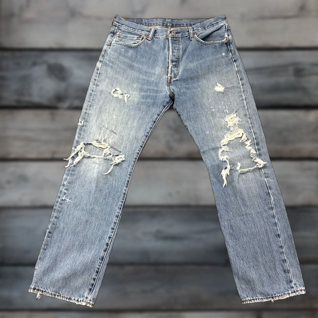 Levi's VINTAGE Levi's 501 Jeans Mens 34x29 Blue Straight Denim Distressed Regular 90s Cowboy USA Mens Size US 34 / EU 50 - 1 Thumbnail