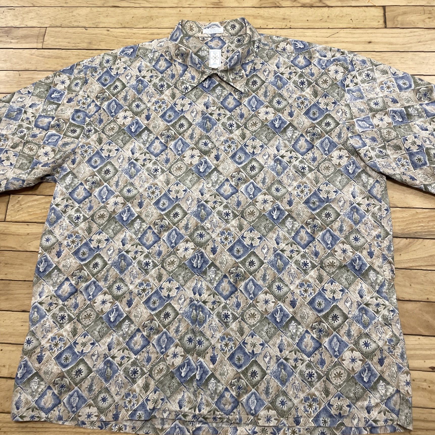 Vintage VINTAGE Burma Bibas Shirt Men 2XL Short Sleeve Button-Up Madras Plaid Fish Print Green 90s 2XL Mens Size US XXL / EU 58 / 5 - 3 Thumbnail