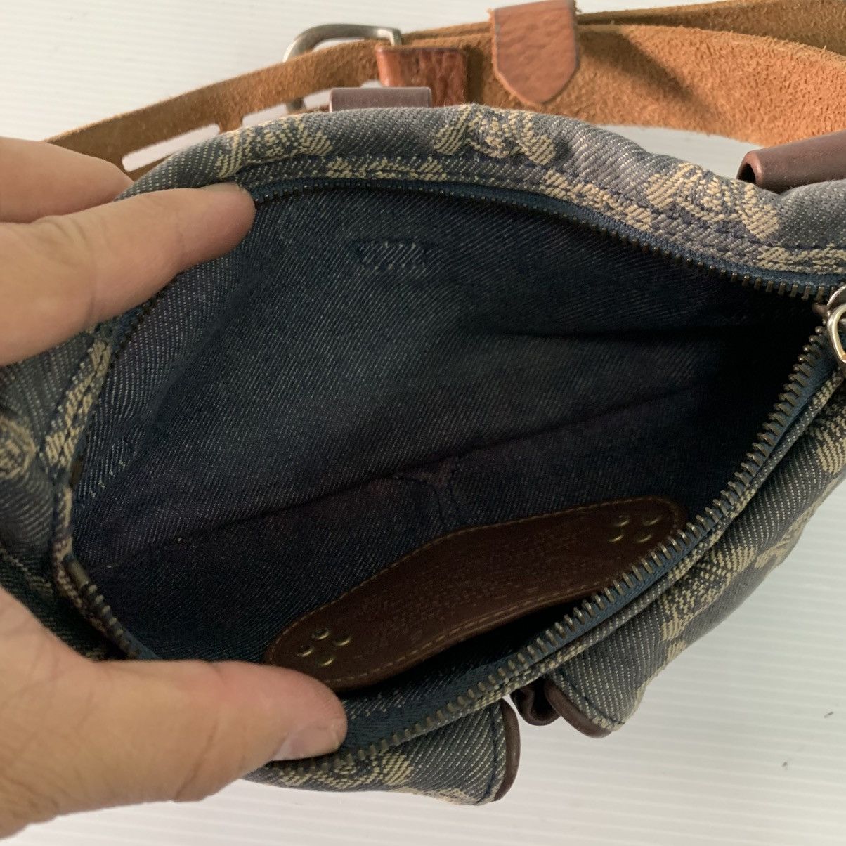 Celine Celine Monogram Canvas Denime Belt Pre-Owned Bag Size ONE SIZE - 9 Thumbnail