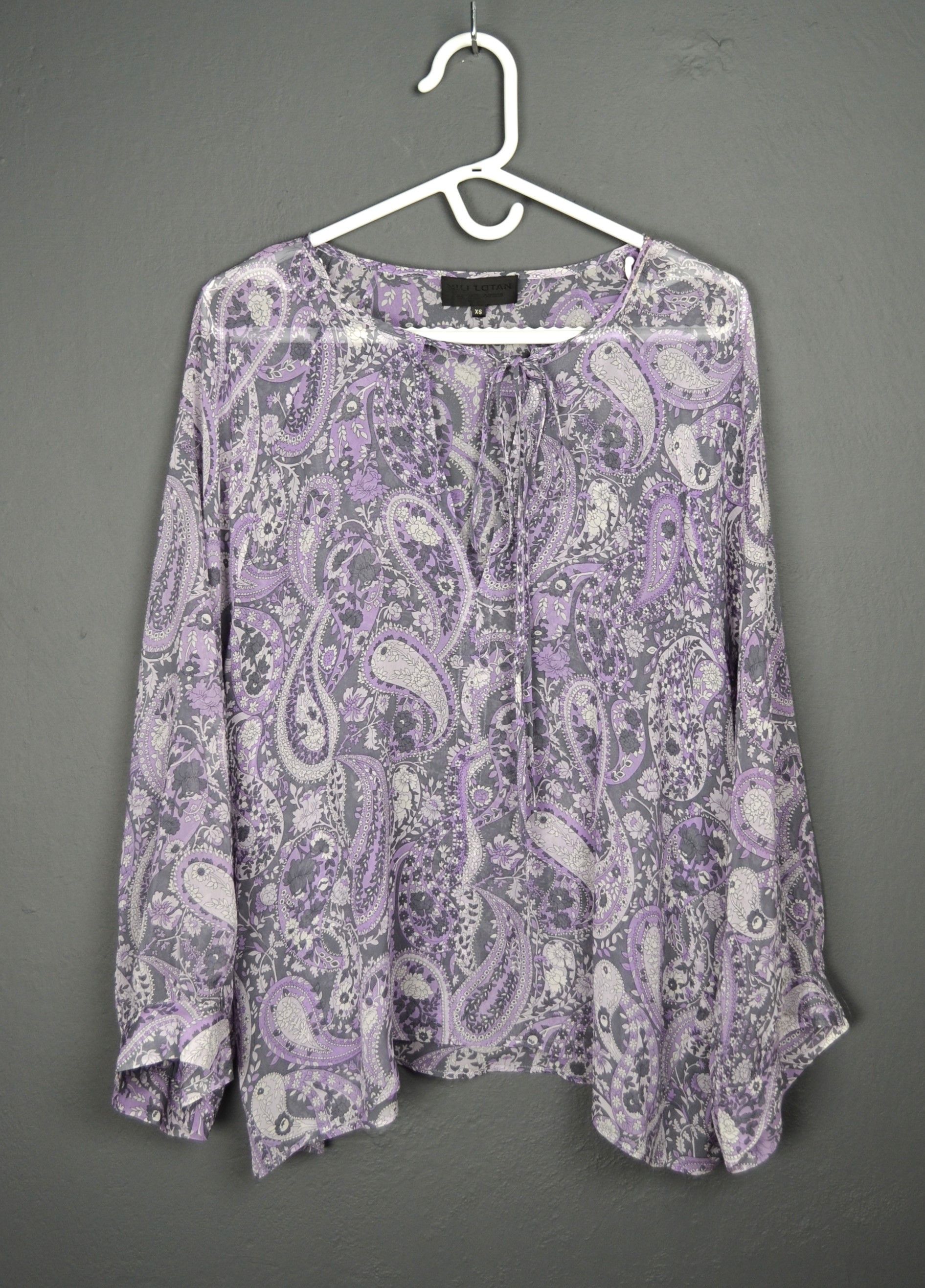 Nili Lotan Nili Lotan XS Silk Acadia Paisley Blouse in Purple Size XS / US 0-2 / IT 36-38 - 1 Thumbnail
