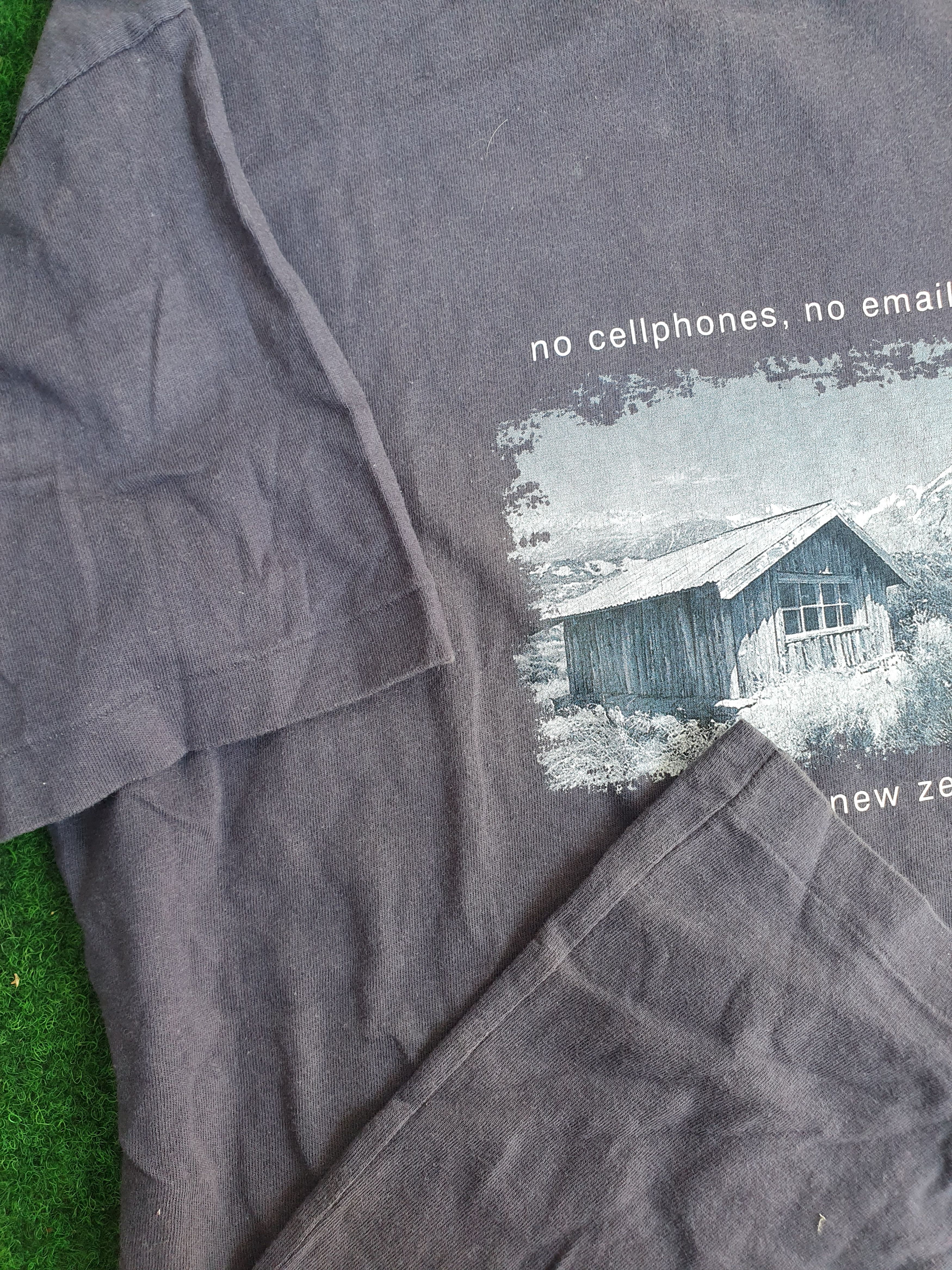 Vintage No Cellphones,No Emails,No Problem Made in NZ Vtg tee XL Size US XL / EU 56 / 4 - 10 Thumbnail