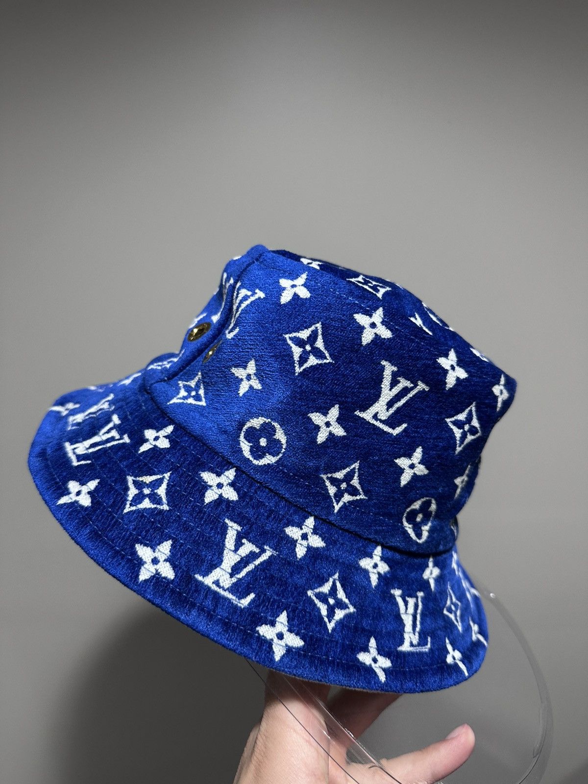 Louis Vuitton Louis Vuitton SS22 LV Monogram Blue White Velvet Bucket Hat Size ONE SIZE - 12 Thumbnail