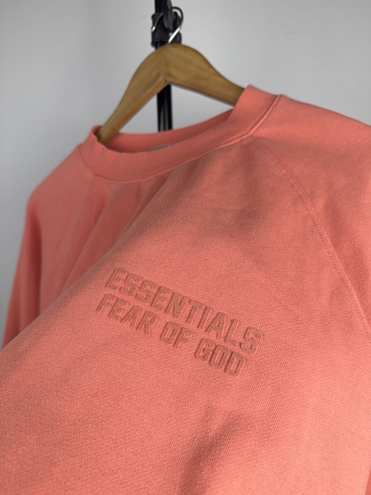 Essentials Luxury Fear Of God Essentials Logo Crewneck Sweatshirt XL Size US XL / EU 56 / 4 - 2 Thumbnail