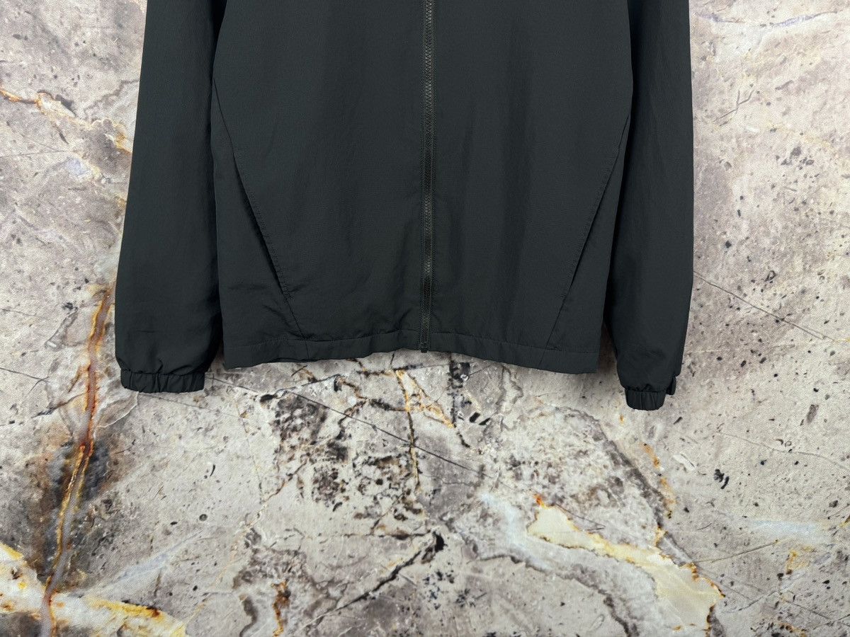 Nike Men’s Nike Light Wind Jacket Black Streetwear Size Small Size US S / EU 44-46 / 1 - 4 Thumbnail