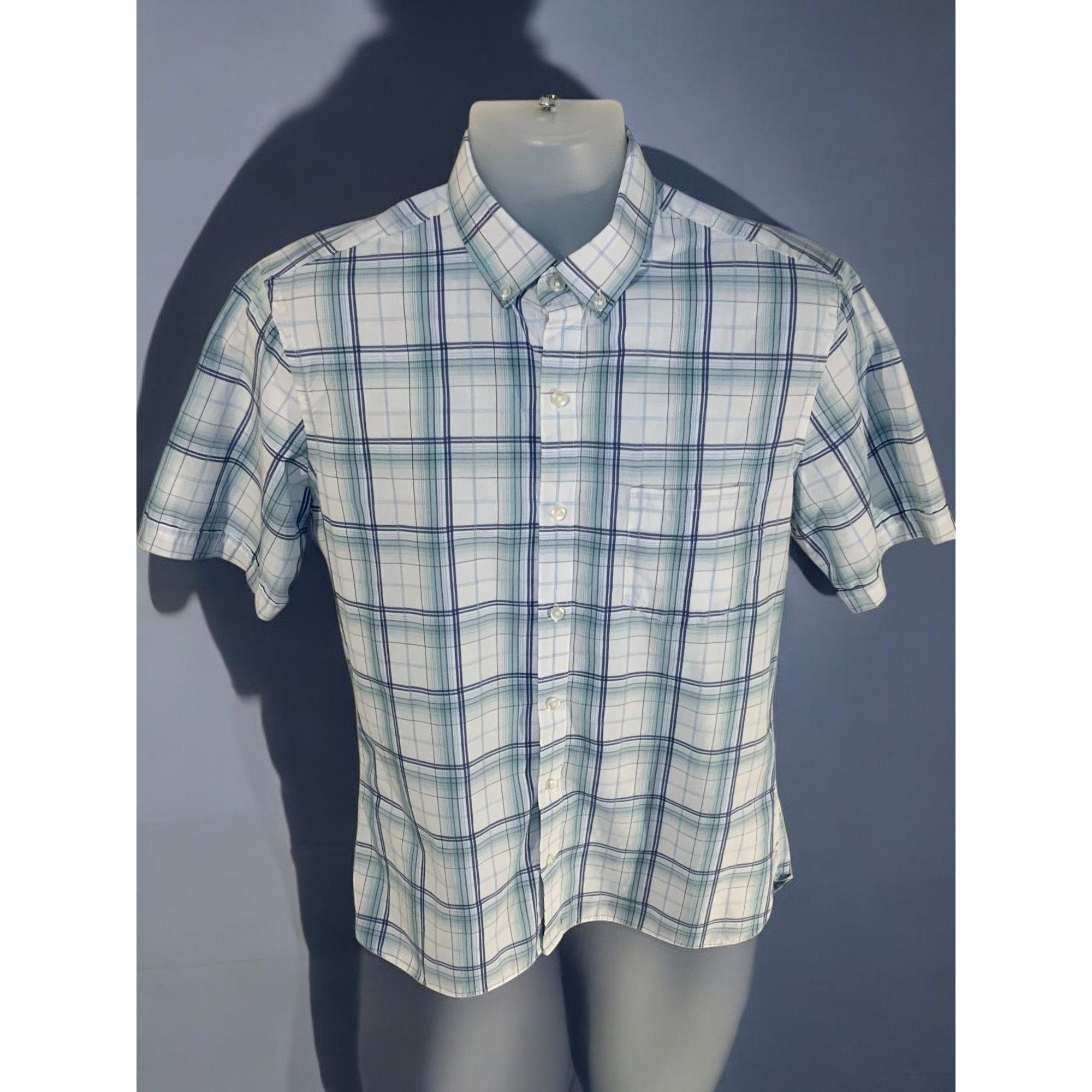 Van Heusen Van Heusen Men Medium Never Tuck Blue White Plaid Short Slee Size US M / EU 48-50 / 2 - 6 Thumbnail