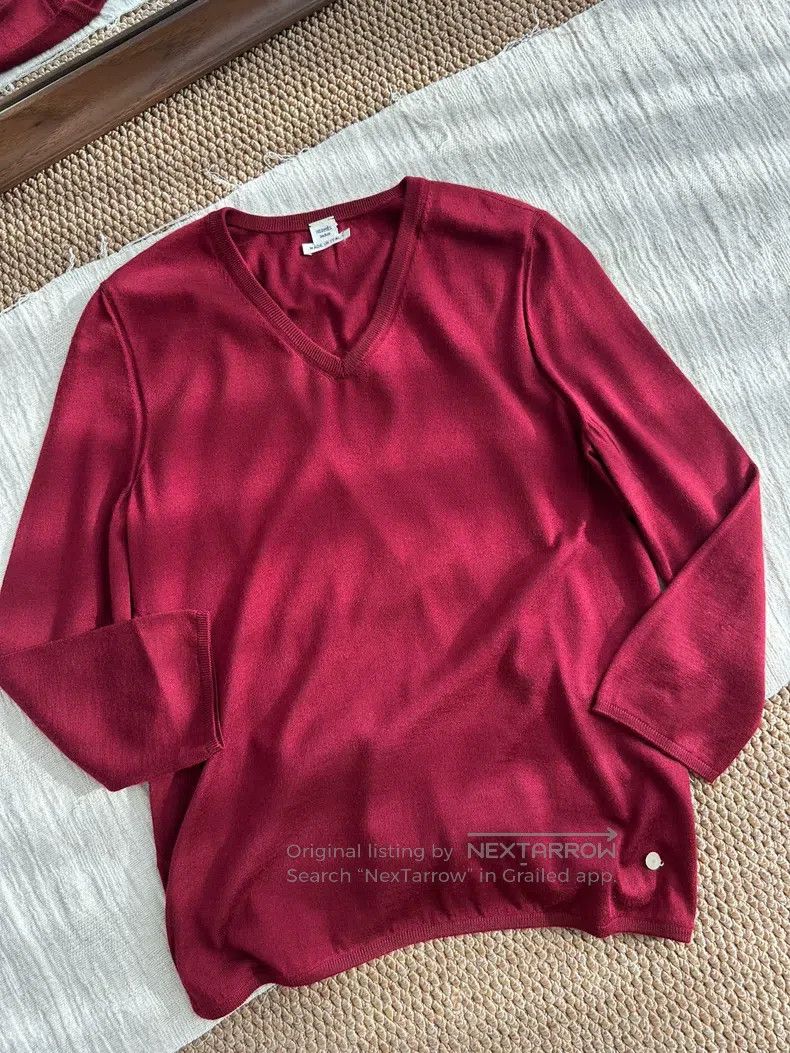 Hermes Hermes V-neck cashmere knit top, red Size XS / US 0-2 / IT 36-38 - 1 Thumbnail