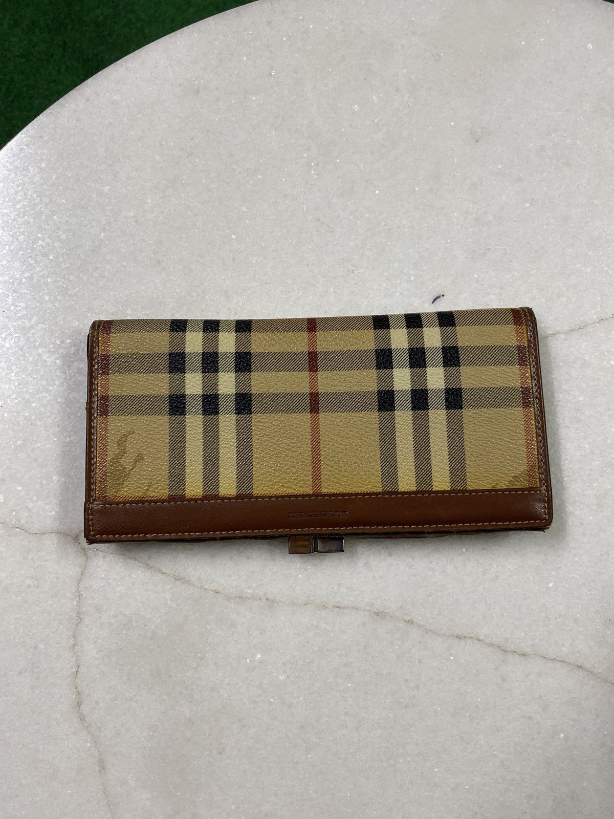 Burberry Burberry Womens Long Plaid Wallet Preowned Size ONE SIZE - 1 Thumbnail