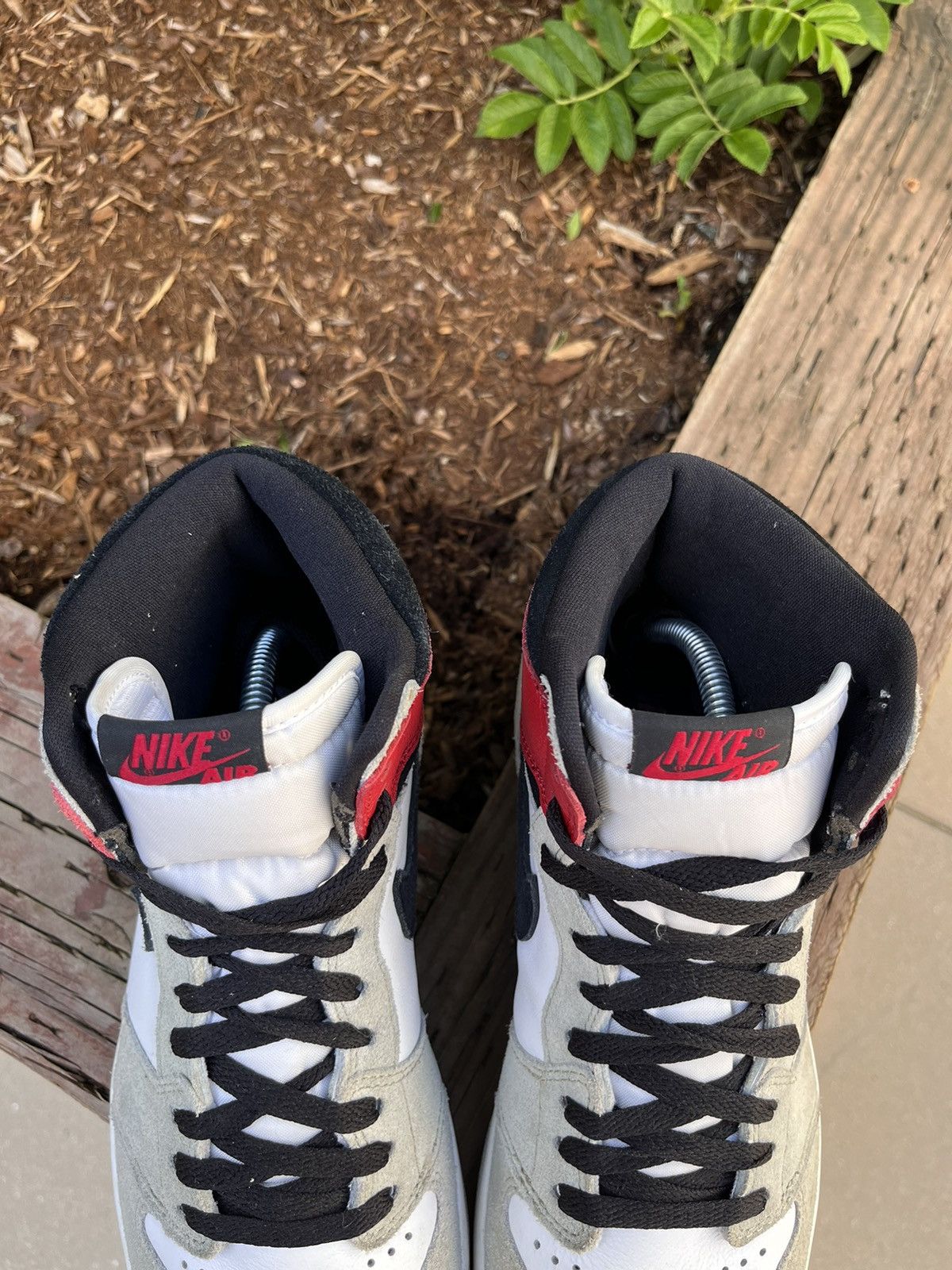 Jordan Brand × Nike Air Jordan 1 Retro High OG "Light Smoke Grey" Size US 9.5 / EU 42-43 - 9 Thumbnail