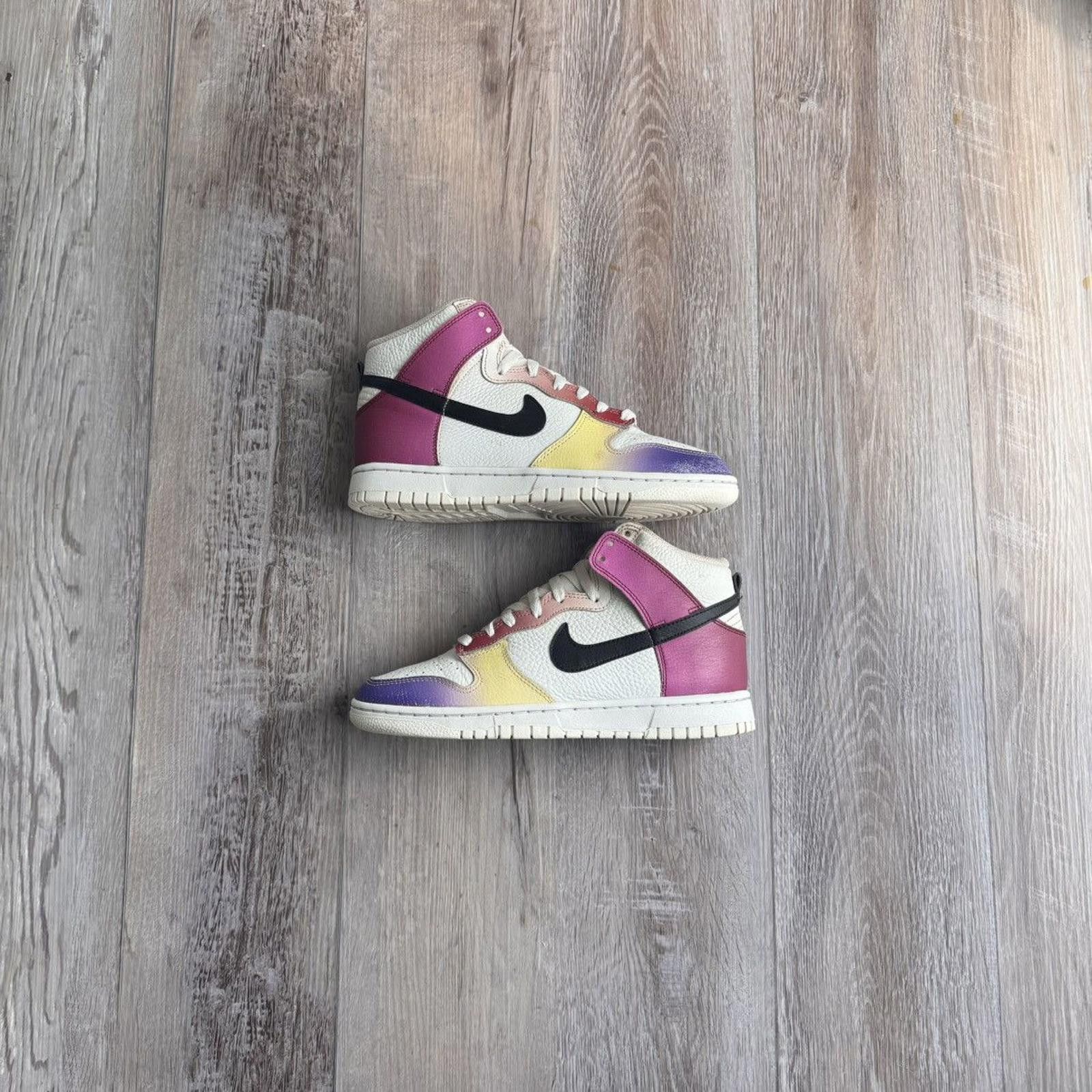 Nike NIKE • Dunk High "Multi-Color Gradient" (7M) Size US 7 / EU 40 - 1 Thumbnail