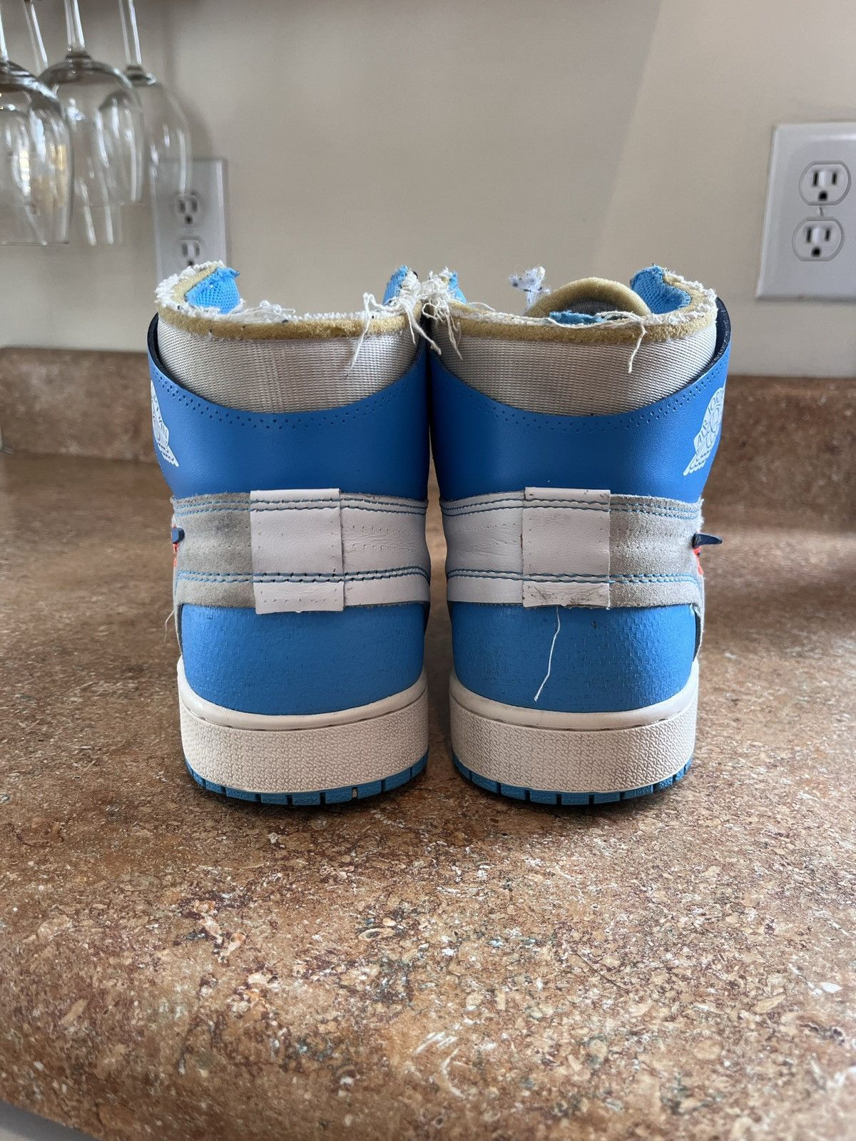 Jordan Brand × Off-White AIR JORDAN 1 x OFF WHITE UNC Size US 12 / EU 45 - 6 Thumbnail
