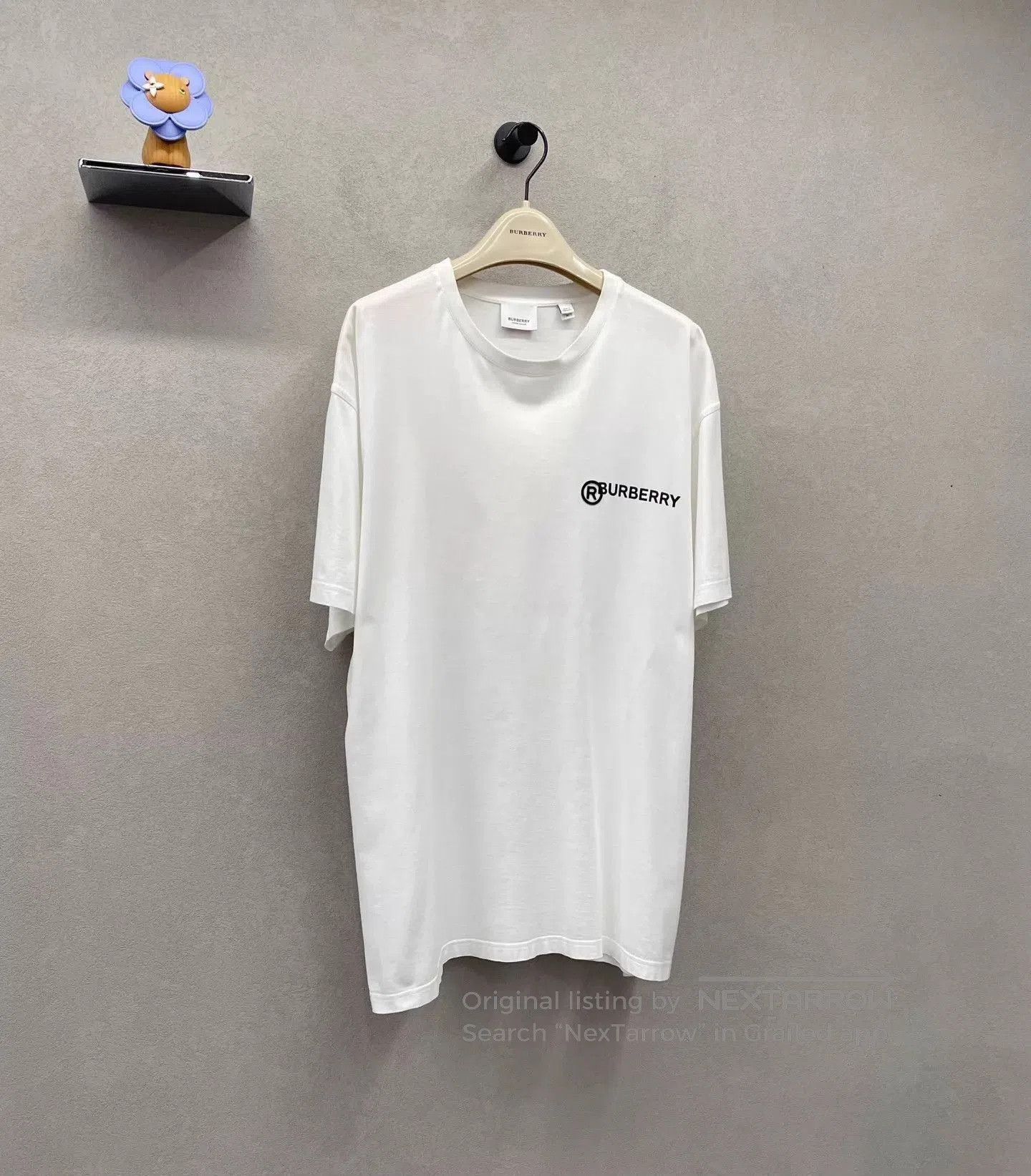 Burberry White Short Sleeve T. Size US M / EU 48-50 / 2 - 4 Thumbnail