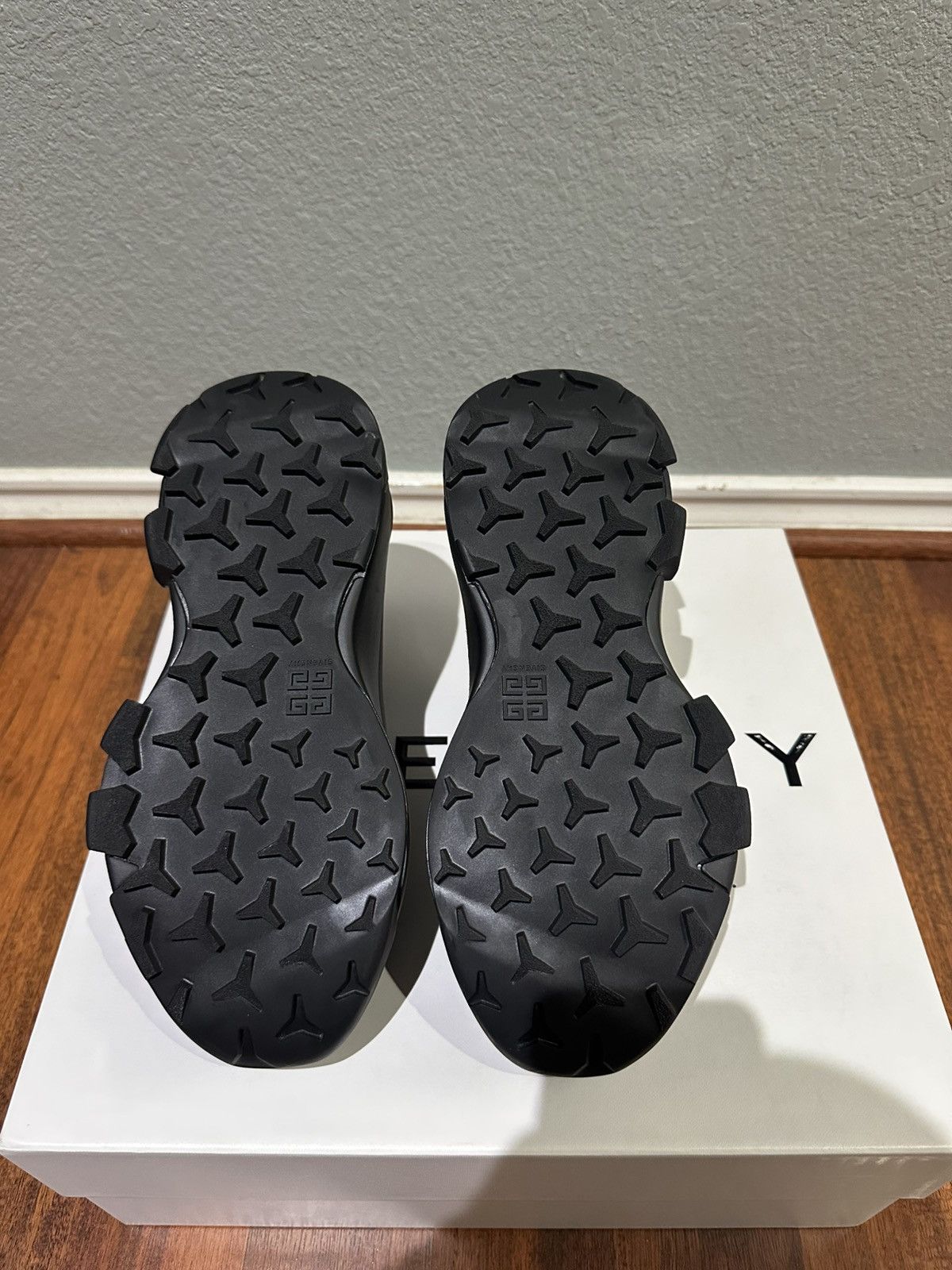 Givenchy Givenchy Monumental Mallow Size US 7 / EU 40 - 4 Thumbnail