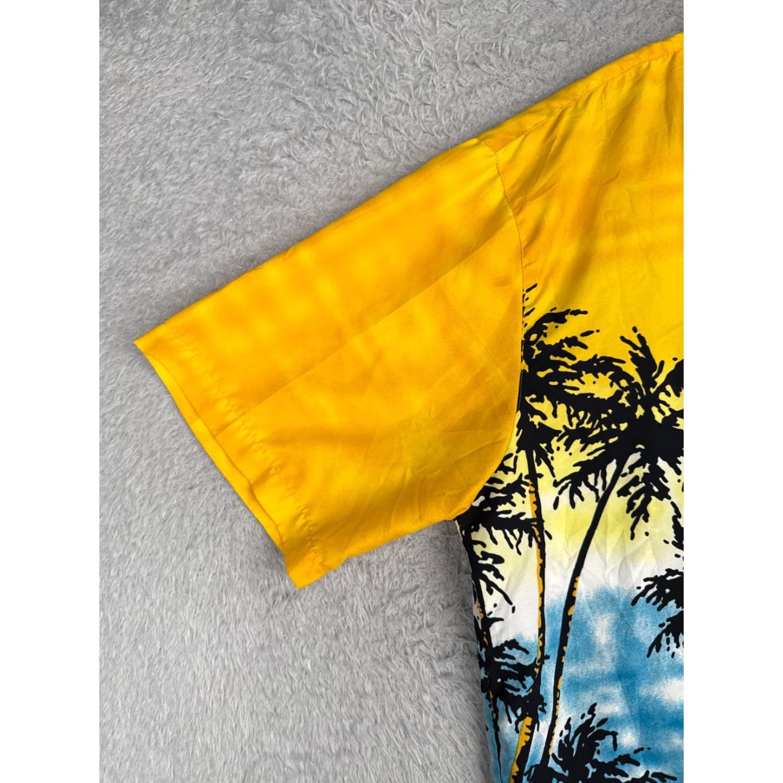 Vintage Curfew Shirt Mens Hawaiian Short Sleeve Button-Up Yellow 100% Polyester Floral 44 in Chest Adult Medium Size US M / EU 48-50 / 2 - 3 Thumbnail