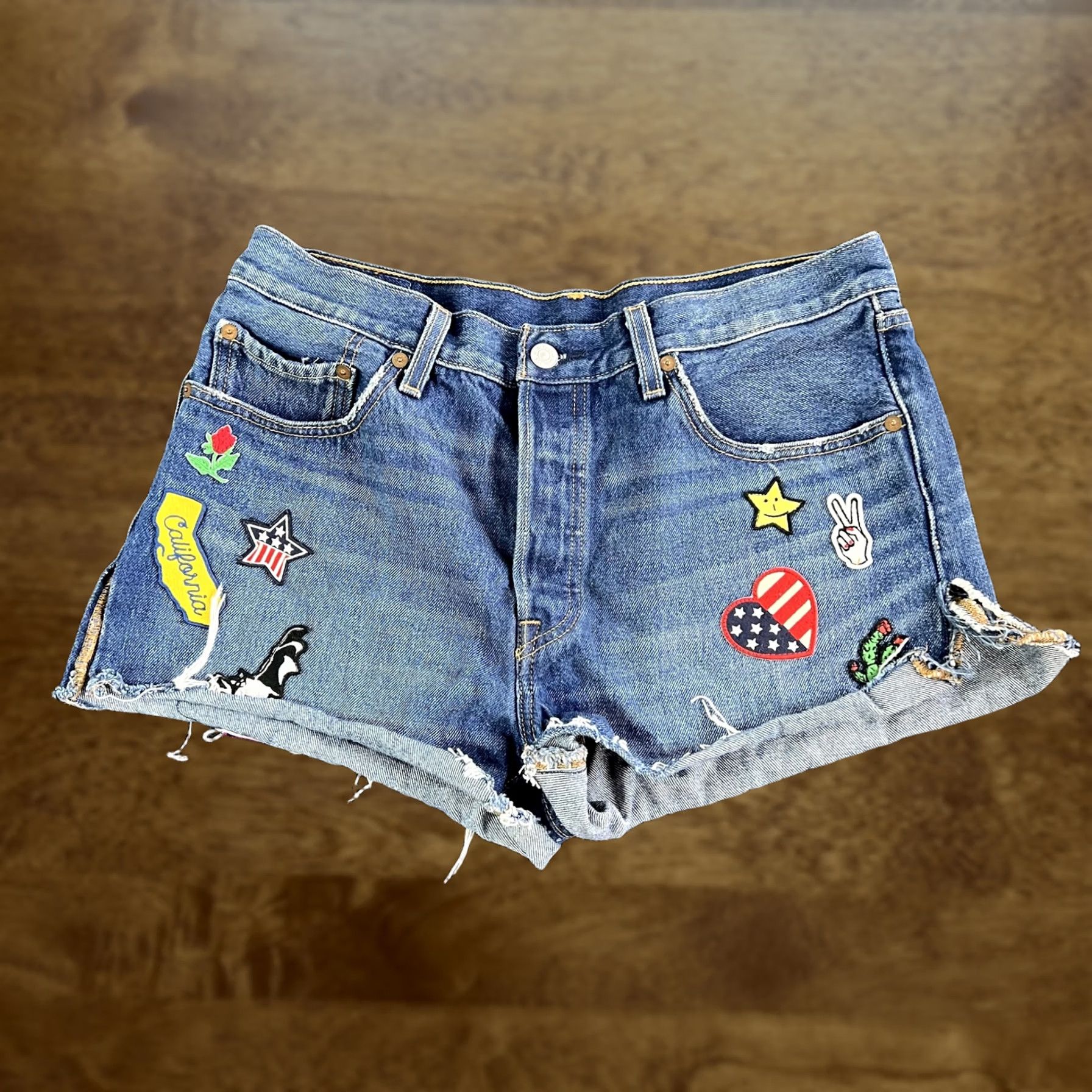 Levi's Levi's Denim Shorts Womens 31 Blue Cut-Off Distressed Embroidered Patch Patriotic Casual Denim Shorts 31 Womens California Rose USA Size 24" / US 00 / IT 34 - 1 Thumbnail