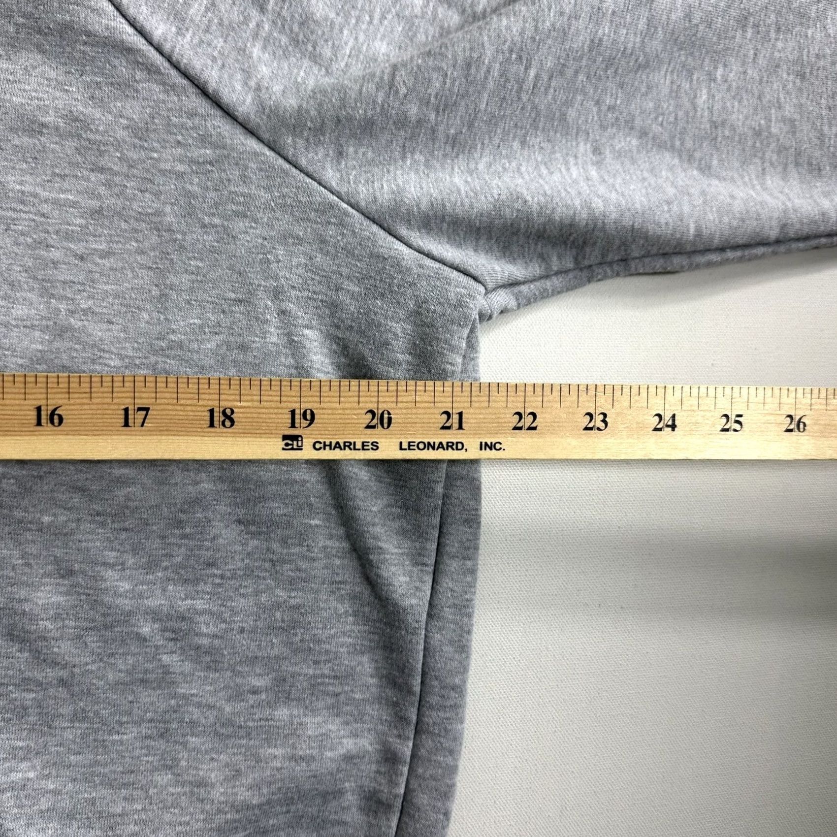 Umbro Umbro Hoodie Gray Graphic Print Big Logo Pullover Sweatshirt Cropped Womens XL Size XL / US 12-14 / IT 48-50 - 8 Thumbnail