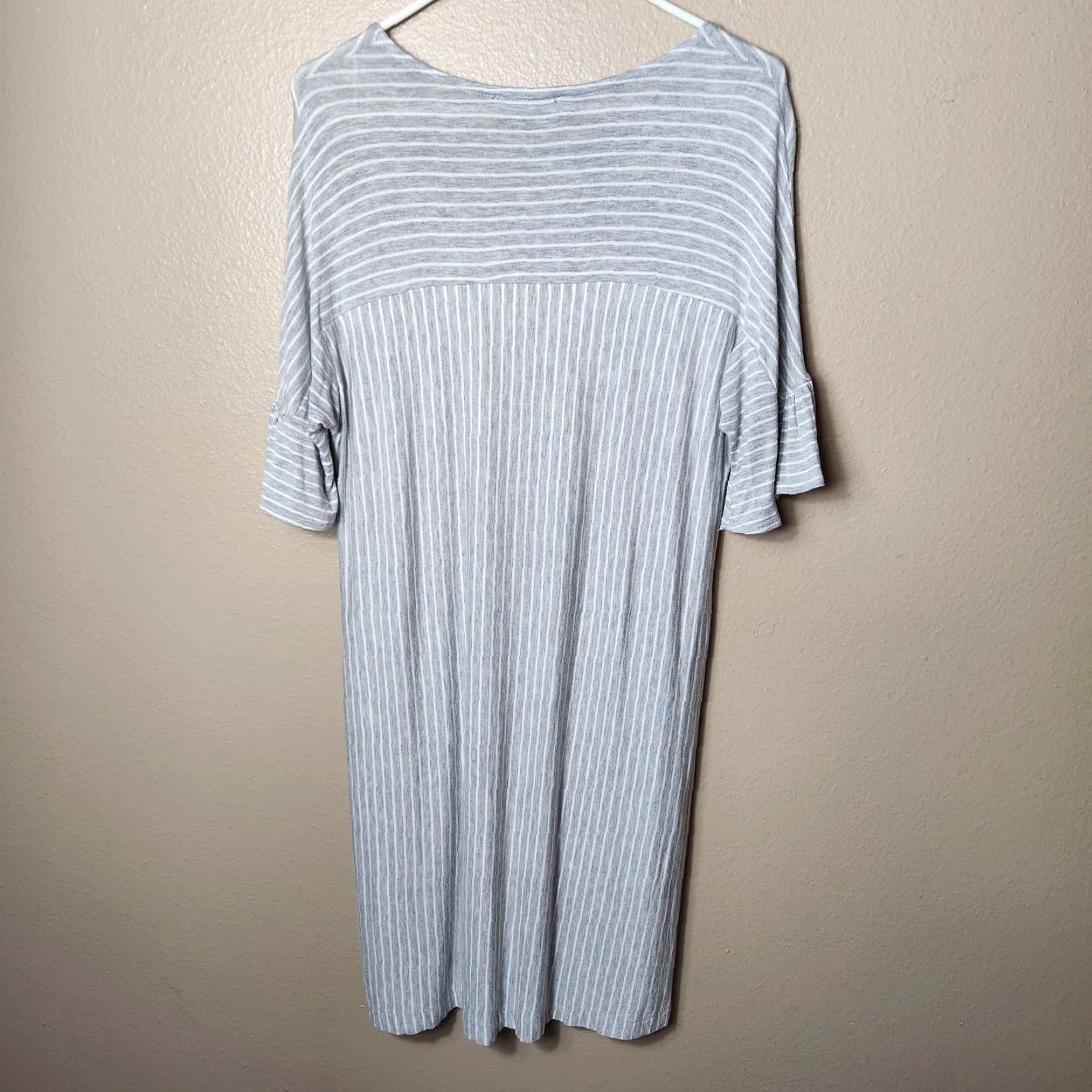 Coal COA Made in California Gray/White Stripe Ruffle Half Sleeve Dress S Womens Knee Length Button Pullover Shift Pattern Striped Size S / US 4 / IT 40 - 6 Thumbnail