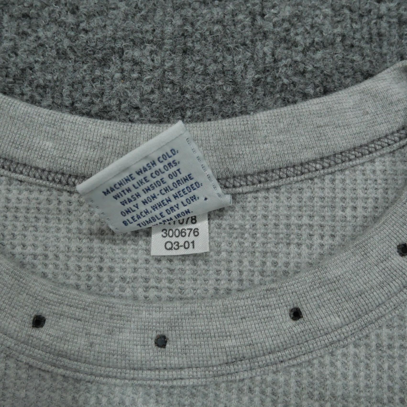 Old Navy VINTAGE Old Navy Thermal Shirt Womens M Grey Waffle Knit Studded Collar Y2K Size M / US 6-8 / IT 42-44 - 5 Thumbnail
