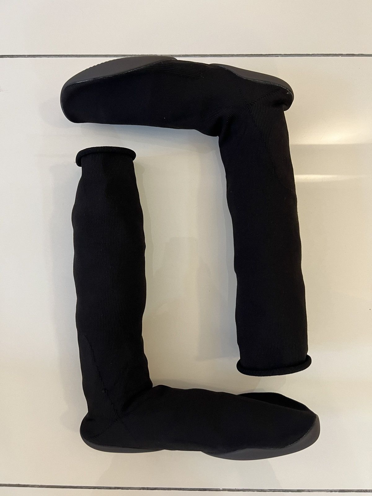 Yeezy Yeezy Pods Black Size US 12 / EU 45 - 6 Thumbnail